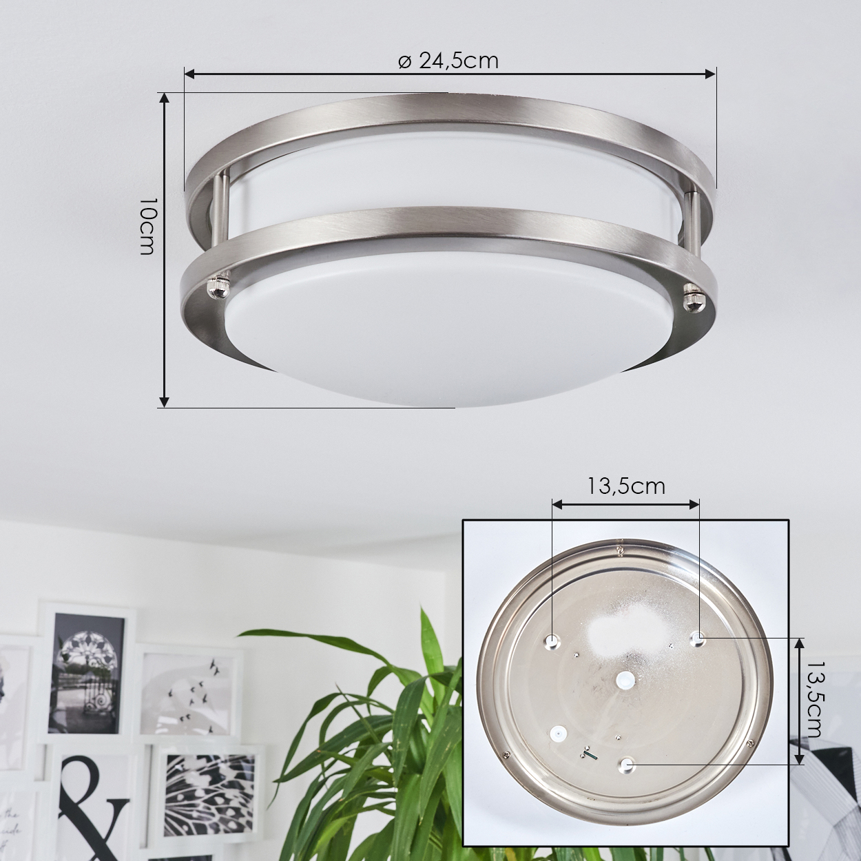 Eine Deckenlampe mit Maßen. Sie hat eine weiße Glasabdeckung. Die Lampe ist von einem silbernen Rahmen umgeben und hat Maße.