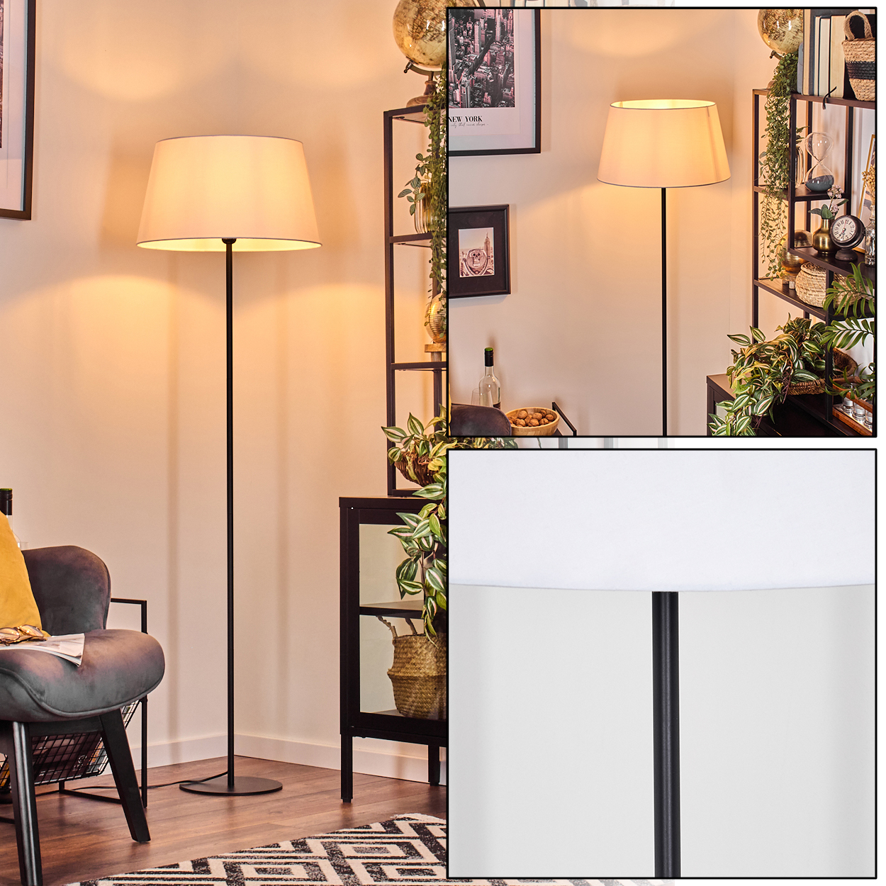 Eine beleuchtete Stehlampe mit beigem Lampenschirm steht in einem Raum. Es gibt einen Stuhl, Regale mit Dekoration und einen gemusterten Teppich.