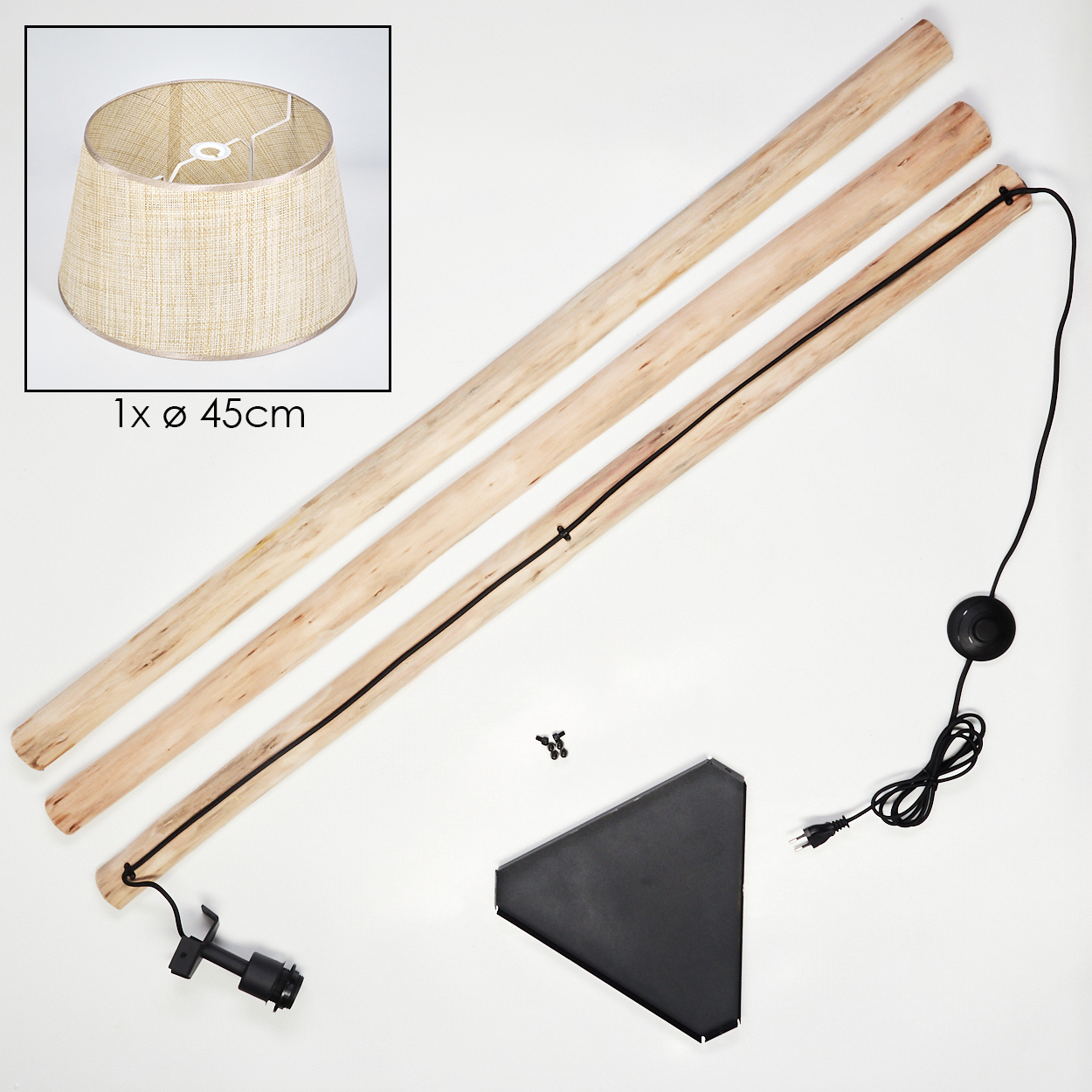 Lampenteile: Schirm, Holzstangen, Basis, Kabel, Schrauben. Schirm beige, Stangen helles Holz, Basis schwarz. Komponenten auf Weiß isoliert.