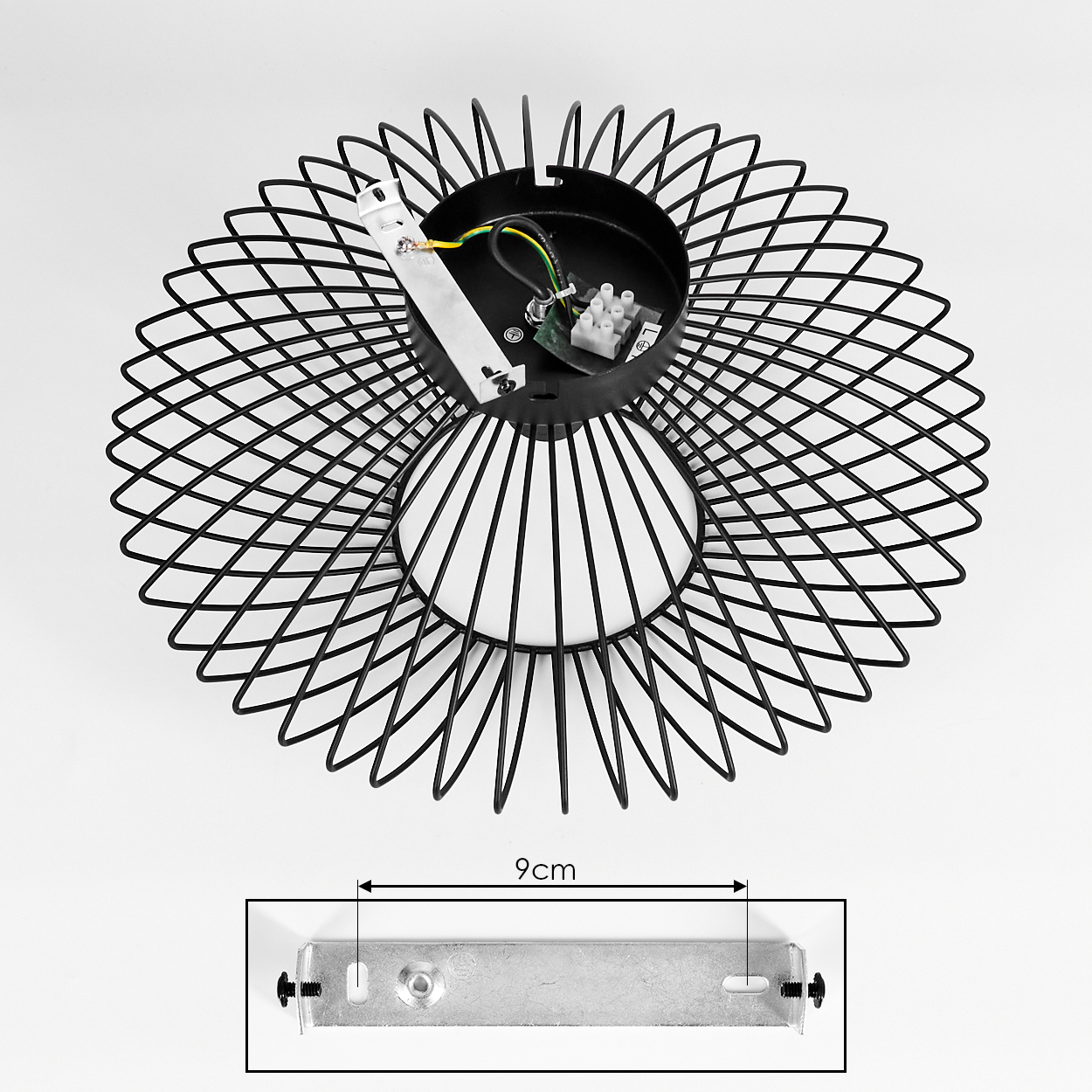 Schwarze Metall-Deckenlampe mit Drahtrahmen-Design, zeigt die Innenverkabelung und die Halterung, mit einer 9cm Messung.
