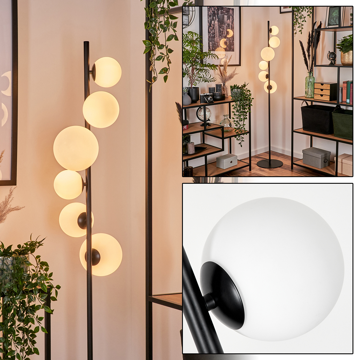 Eine moderne Stehlampe mit weißen Kugelleuchten, schwarzem Stiel und Sockel. Sie steht in einem Raum mit Regalen und Pflanzen.