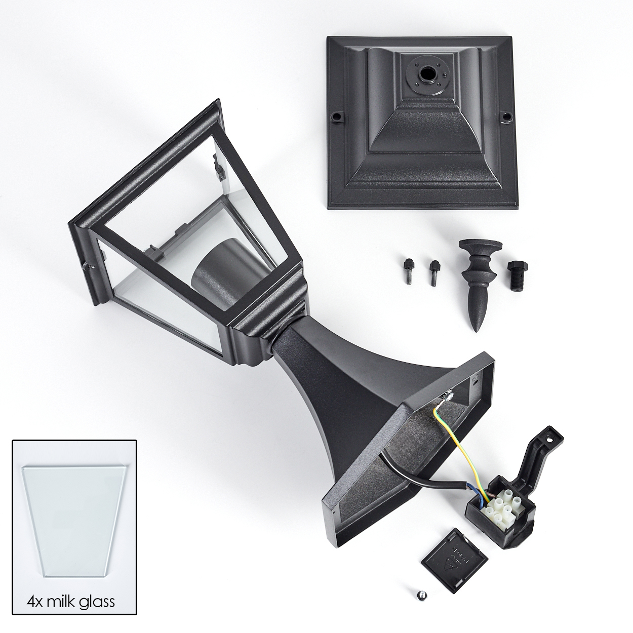 Zerlegte schwarze Außenlampenteile auf Weiß. Enthält Lampe, Sockel, Schrauben, Verkabelung und 4 Milchglasscheiben.