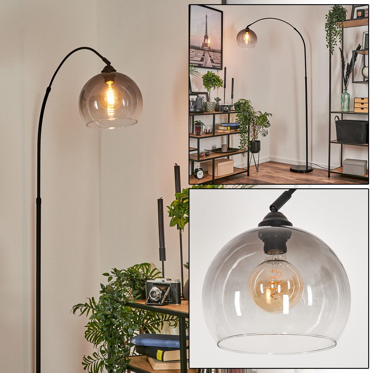 Eine schwarze, bogenförmige Stehlampe mit rauchfarbenem Glasschirm. Im Hintergrund ein Regal mit Pflanzen und Deko.