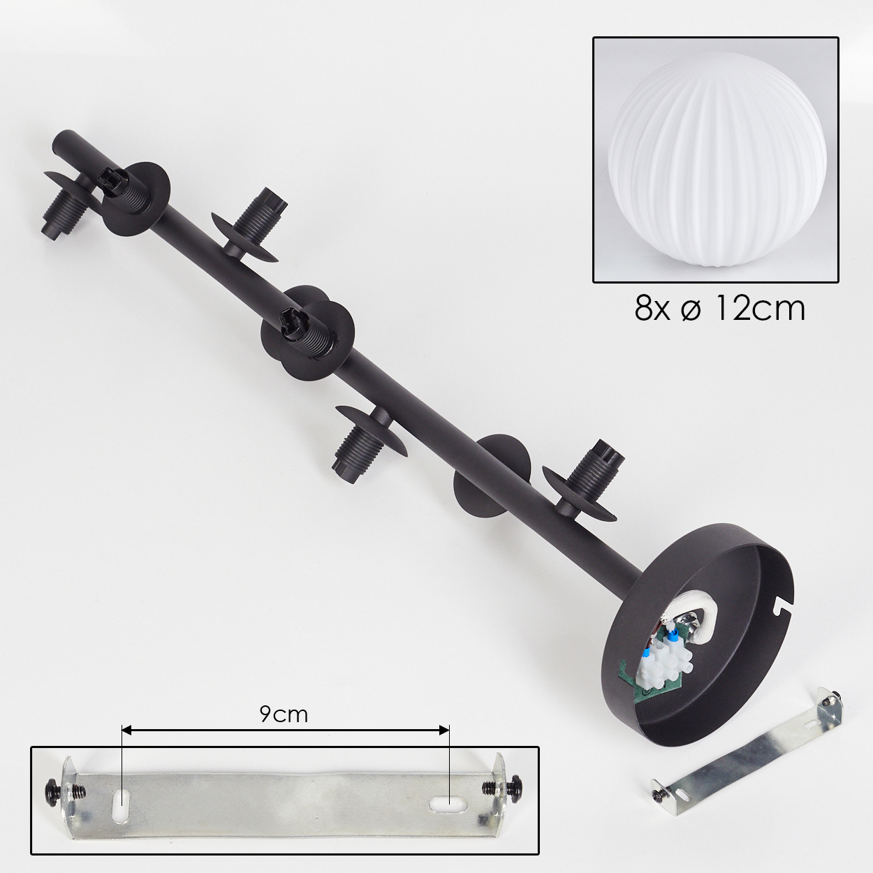 Schwarze Lampenhalterung mit weißem Globus, Halterung und Maßen. Details: 9cm Halterung und 12cm Globus.