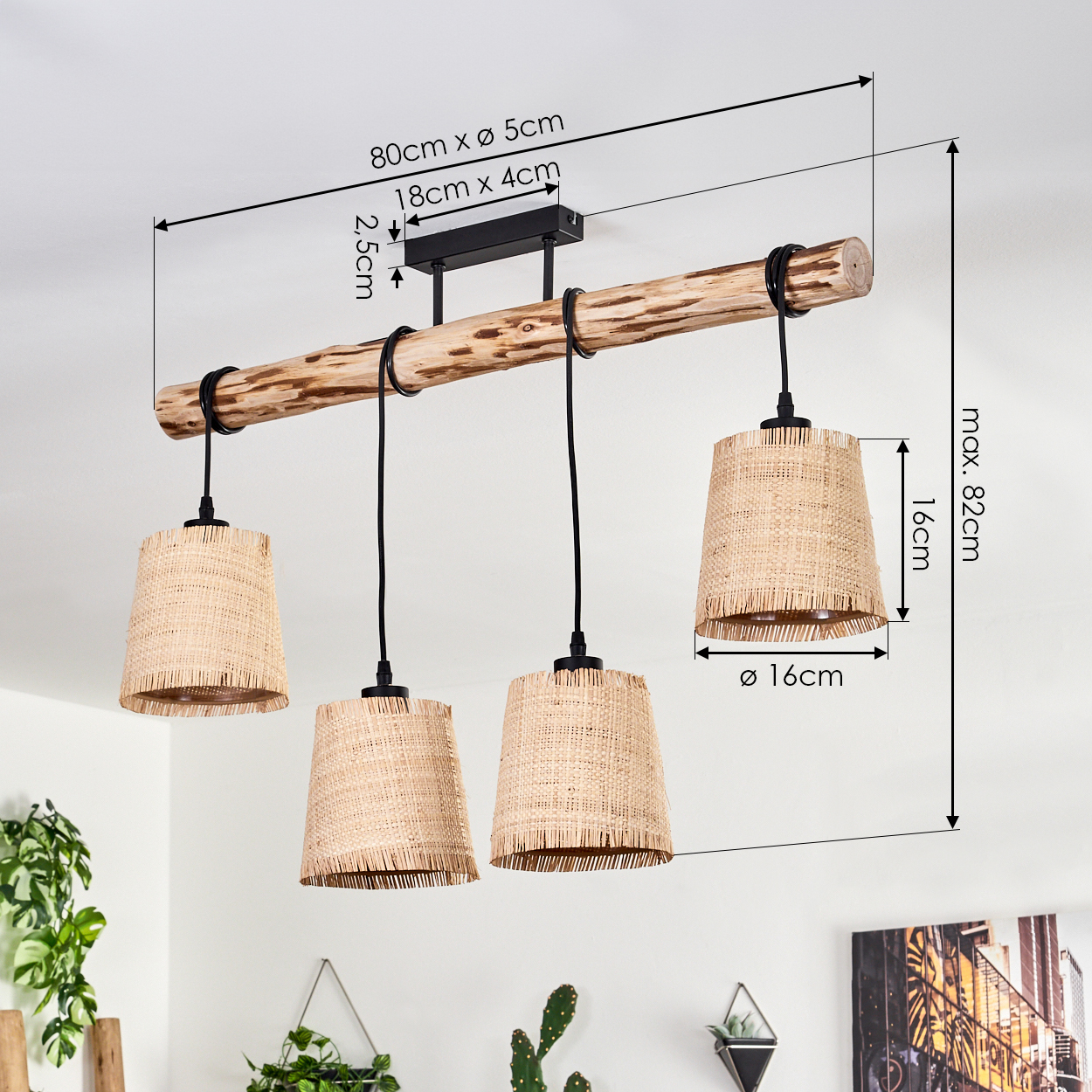 Ein Holzbalken mit vier Lampen mit gewebten Schirmen. Die Lampen hängen vom Balken. Abmessungen sind im Bild enthalten.