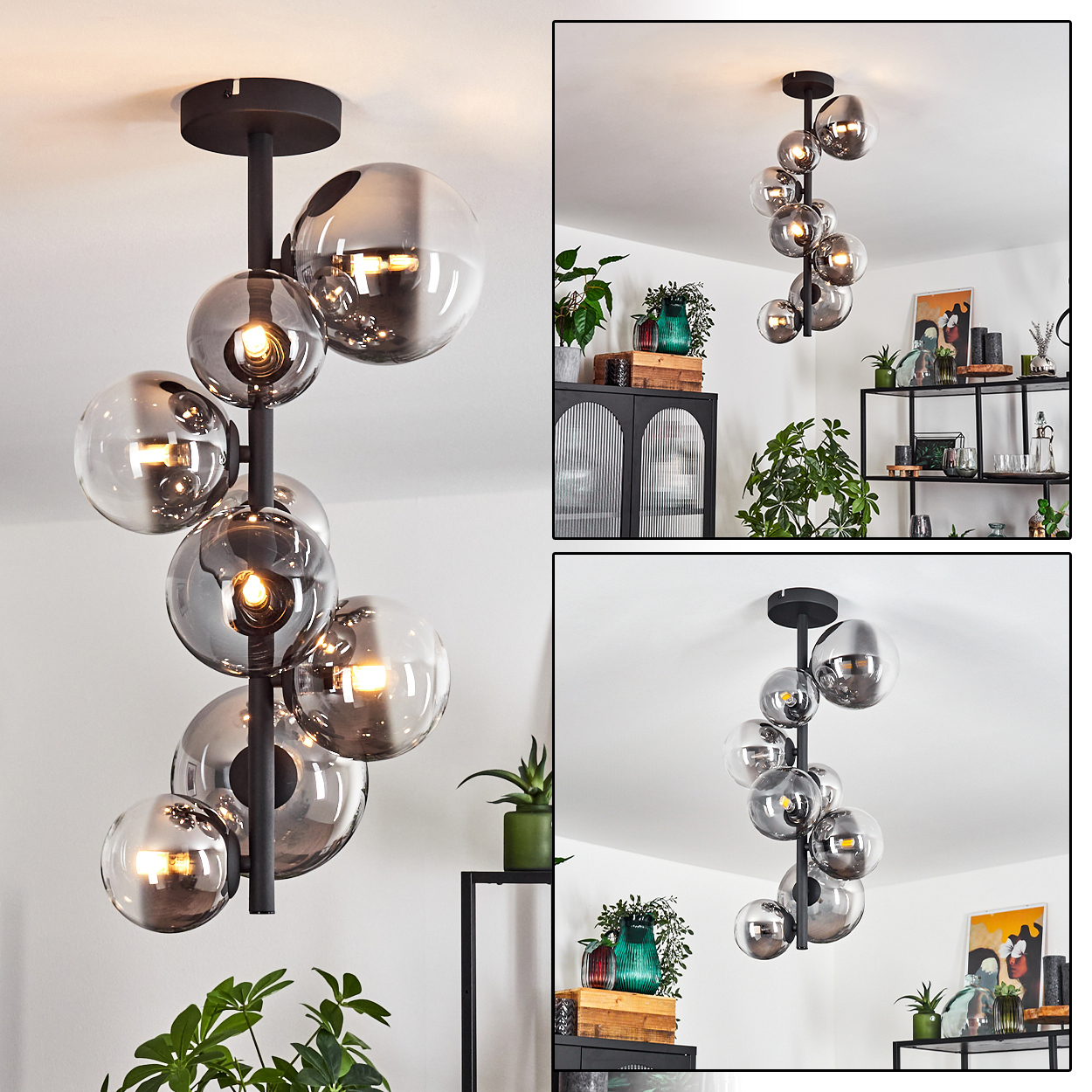 Eine schwarze Deckenleuchte mit kugelförmigen Glasschirmen. Die Lichter sind an. Der Hintergrund zeigt einen Raum mit Pflanzen und Möbeln.