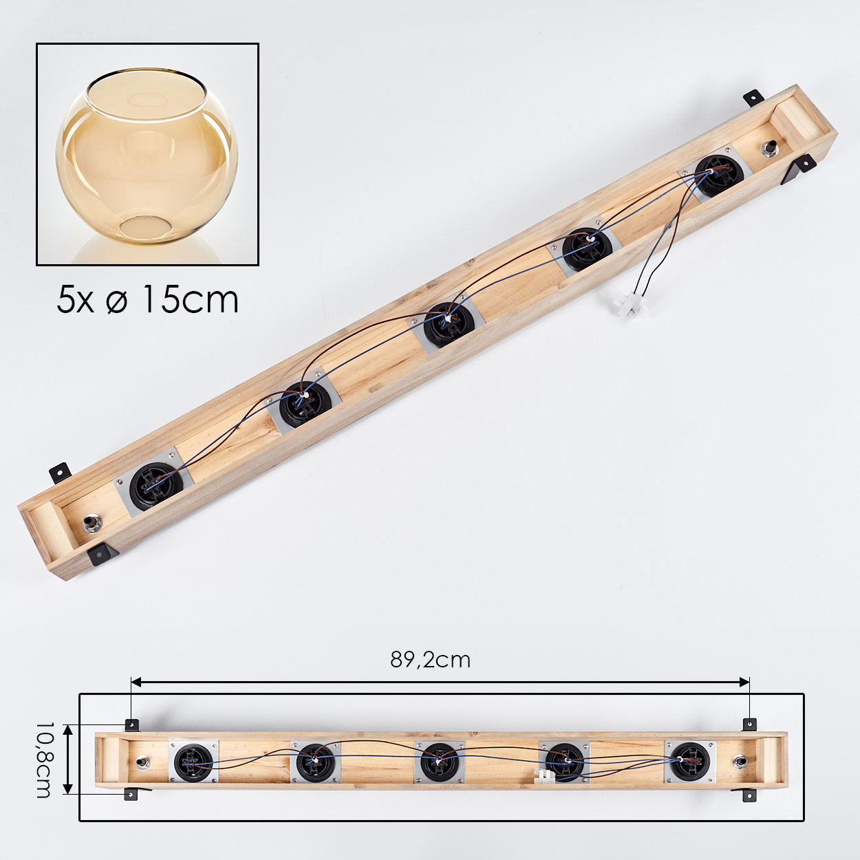 Eine Holzkonstruktion mit 5 Lautsprechern, Drähten und einer kleinen Glasschale wird gezeigt. Abmessungen werden in cm angezeigt. Der Hintergrund ist weiß.