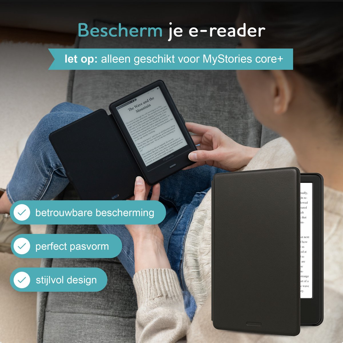 Een persoon houdt een e-reader en een beschermhoes vast. Tekst op het scherm toont een boek. De achtergrond is een grijze bank.