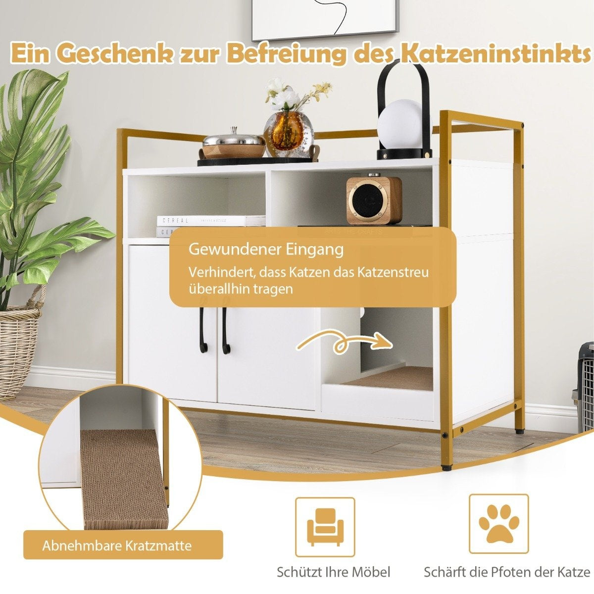 Mueble para arenero blanco y dorado. Tiene una alfombra rascadora, un armario con puertas y una estantería con decoración.