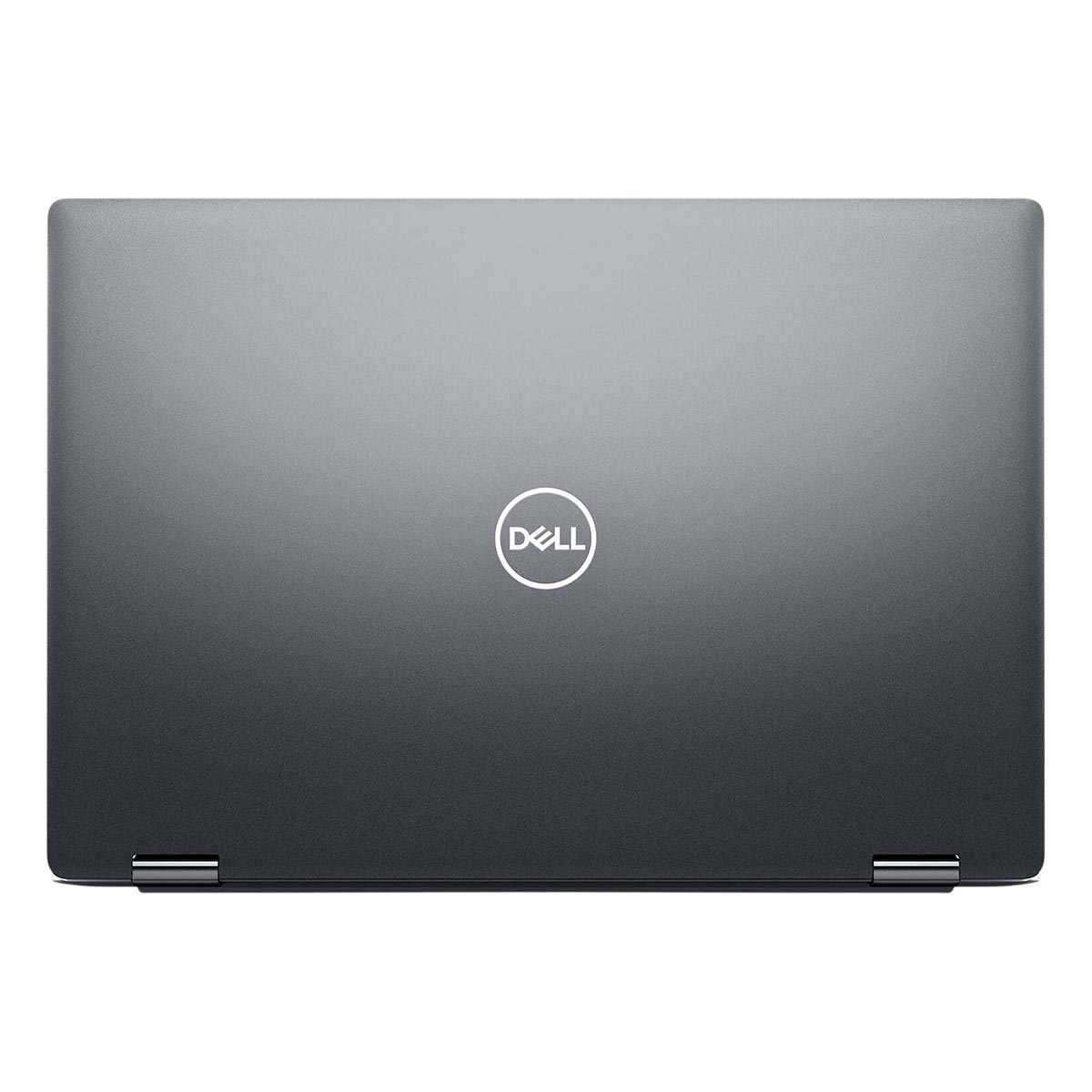 Zamknięty, szary laptop Dell. Logo Dell jest wyśrodkowane. Laptop znajduje się na białym tle. Zawiasy są widoczne na dole.