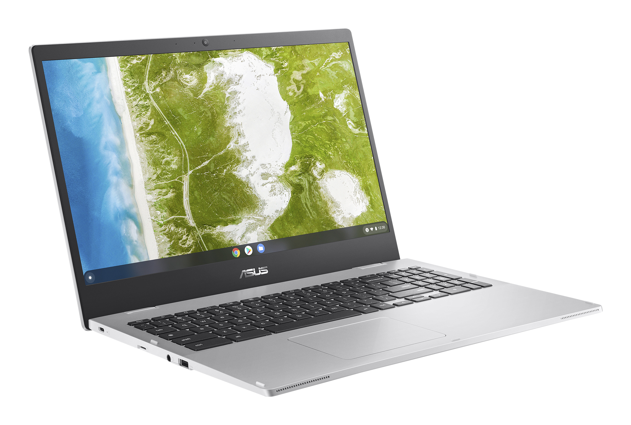 Laptop argentato su sfondo bianco. Lo schermo mostra una mappa di terra verde e acqua blu. Tastiera visibile, logo ASUS sotto lo schermo.