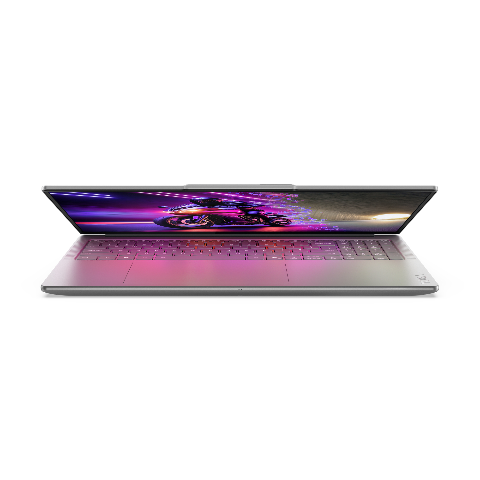 Ein Laptop ist geöffnet und zeigt ein Motorrad auf dem Bildschirm. Tastatur und Gehäuse sind pink-grau.