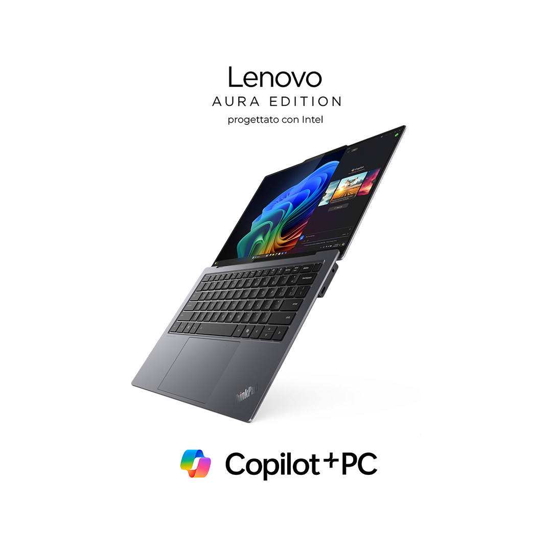 Un laptop Lenovo con schermo colorato è leggermente aperto. La tastiera è visibile. Copilot+PC e Lenovo Aura Edition sono anch'essi visibili.