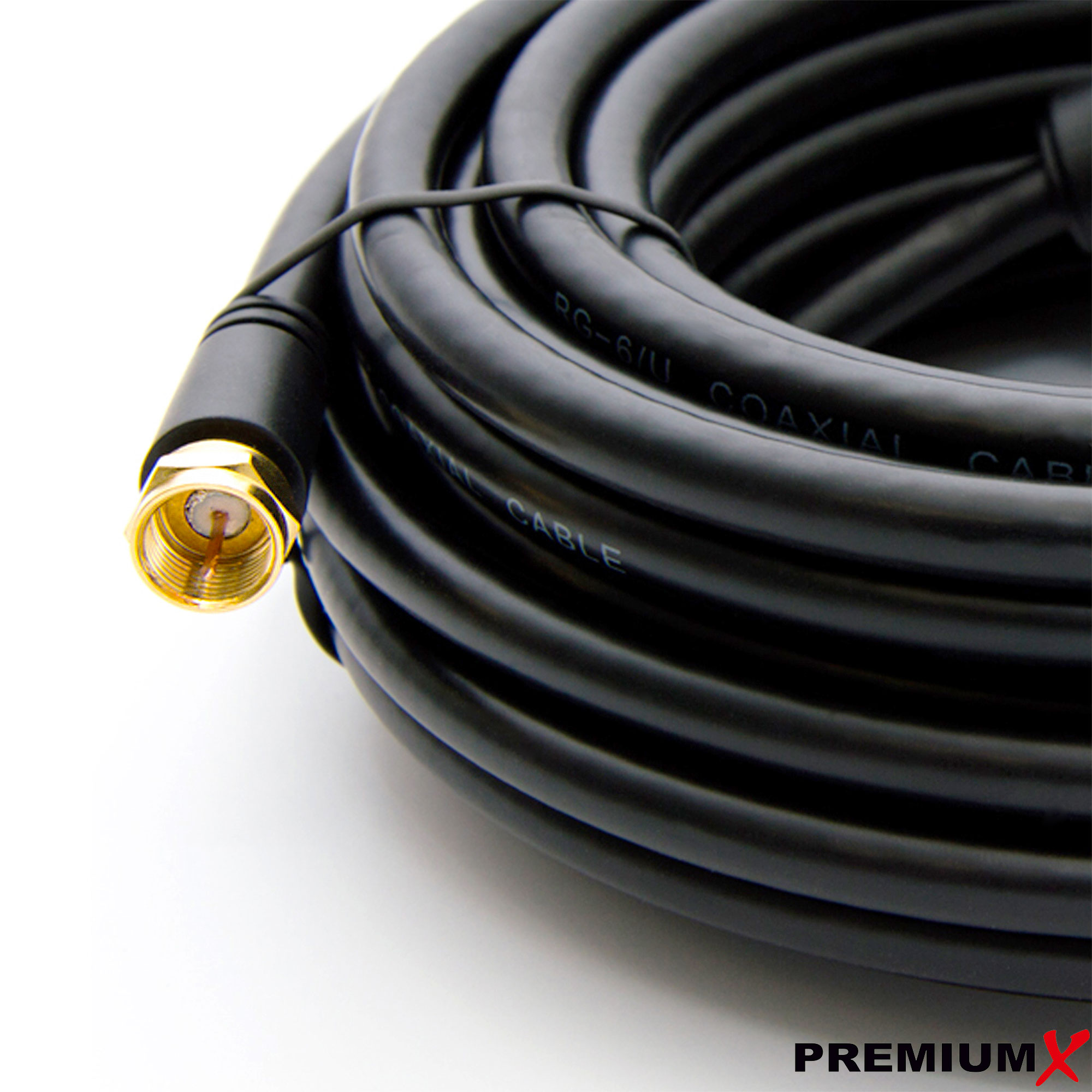 Gerollter Koaxialkabel mit einem Goldstecker. Das schwarze Kabel ist mit 'COAXIAL CABLE' beschriftet.