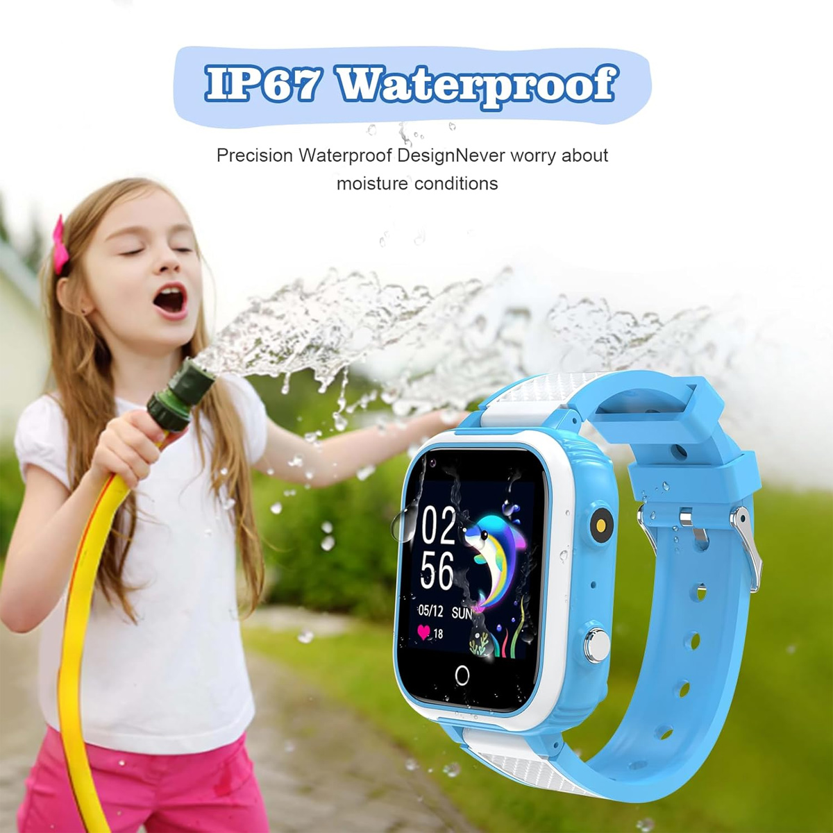 Ein Mädchen spritzt Wasser mit einem Schlauch, neben einer blauen Smartwatch. Die Uhr zeigt ein Delfinbild und die Uhrzeit an.