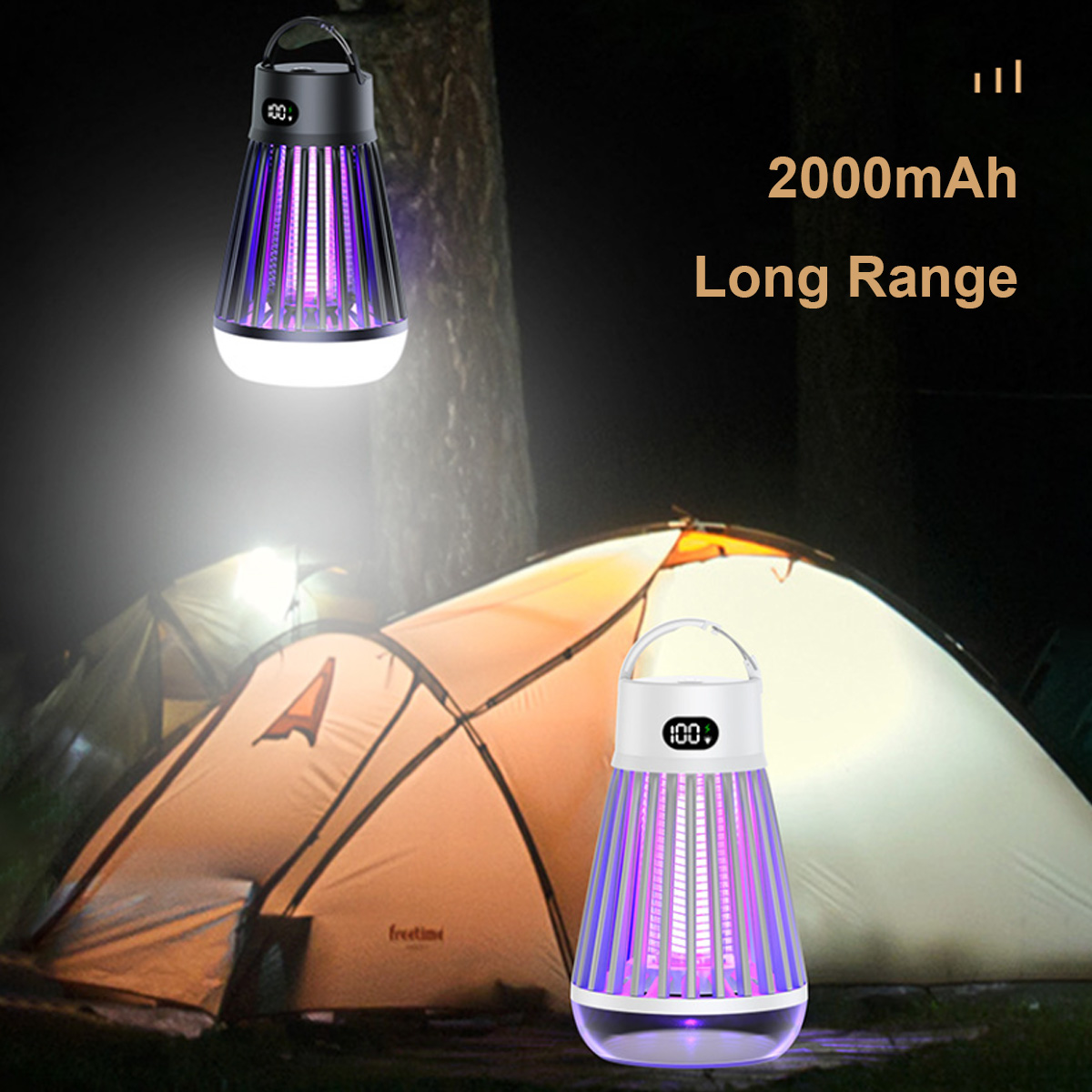 Zwei Mückenzapper beleuchten einen Campingplatz bei Nacht. Die Geräte leuchten lila und weiß, in der Nähe eines Zeltes. Text sagt 2000mAh und Long Range.