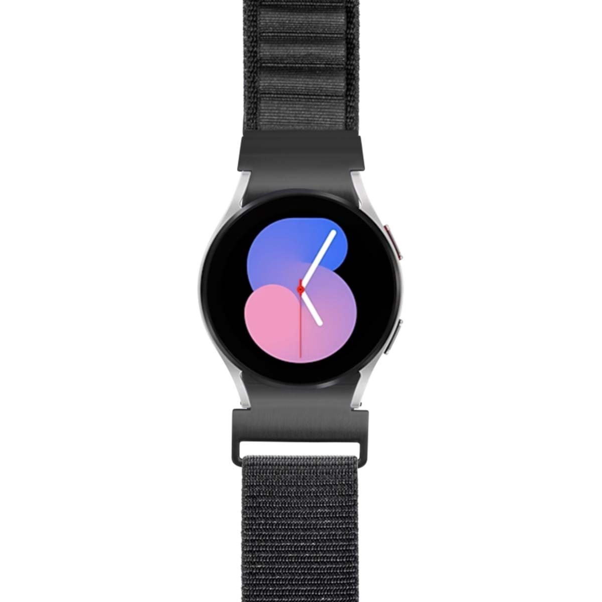 Uno smartwatch argentato con cinturino in tessuto nero. Il quadrante mostra una grafica rosa e blu con lancette bianche.