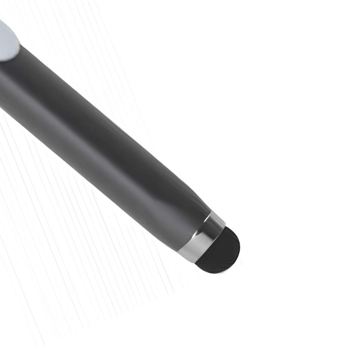 Un bolígrafo gris con punta negra inclinado sobre un fondo blanco. Un anillo plateado separa la punta del cuerpo.