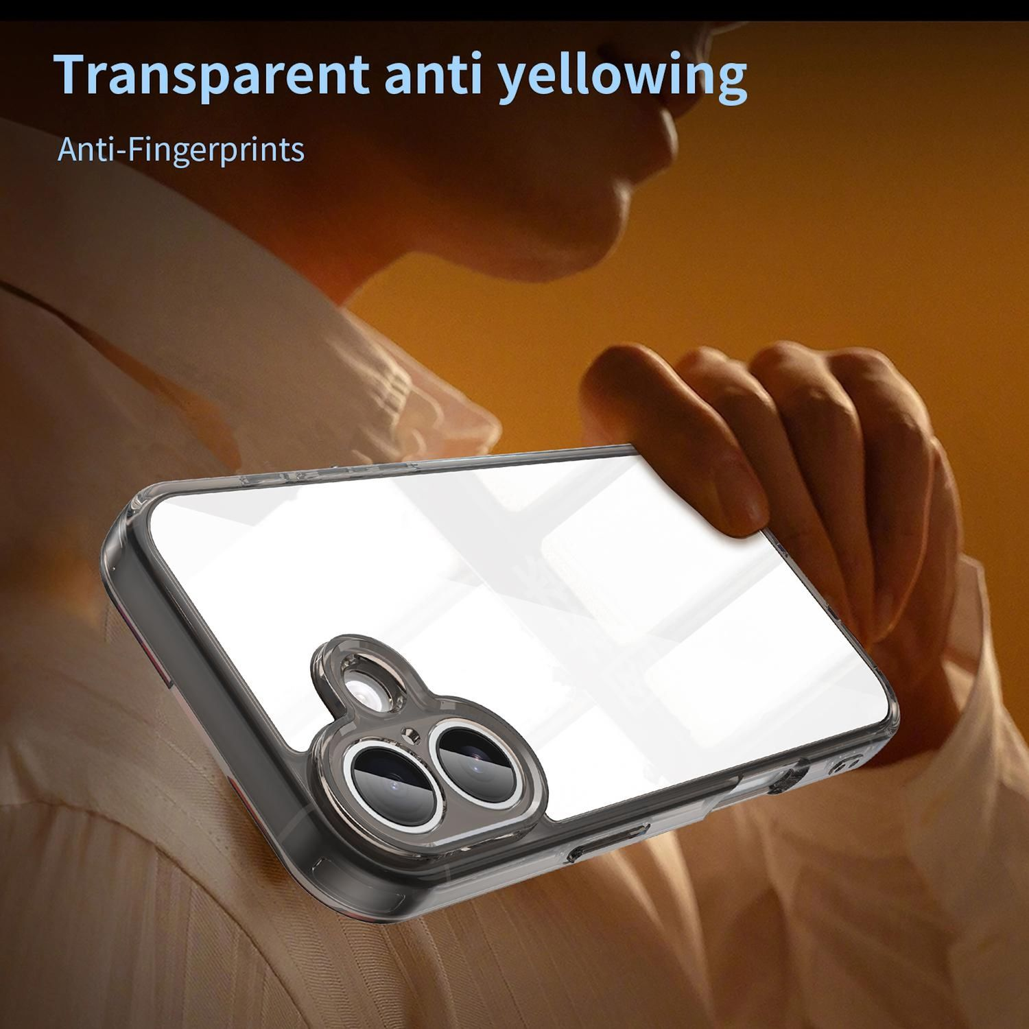 Eine klare Handyhülle wird gehalten und zeigt Kameraausschnitte. Im Hintergrund ist eine Person, die ein weißes Hemd trägt, mit dem Text 'Transparent anti yellowing'.