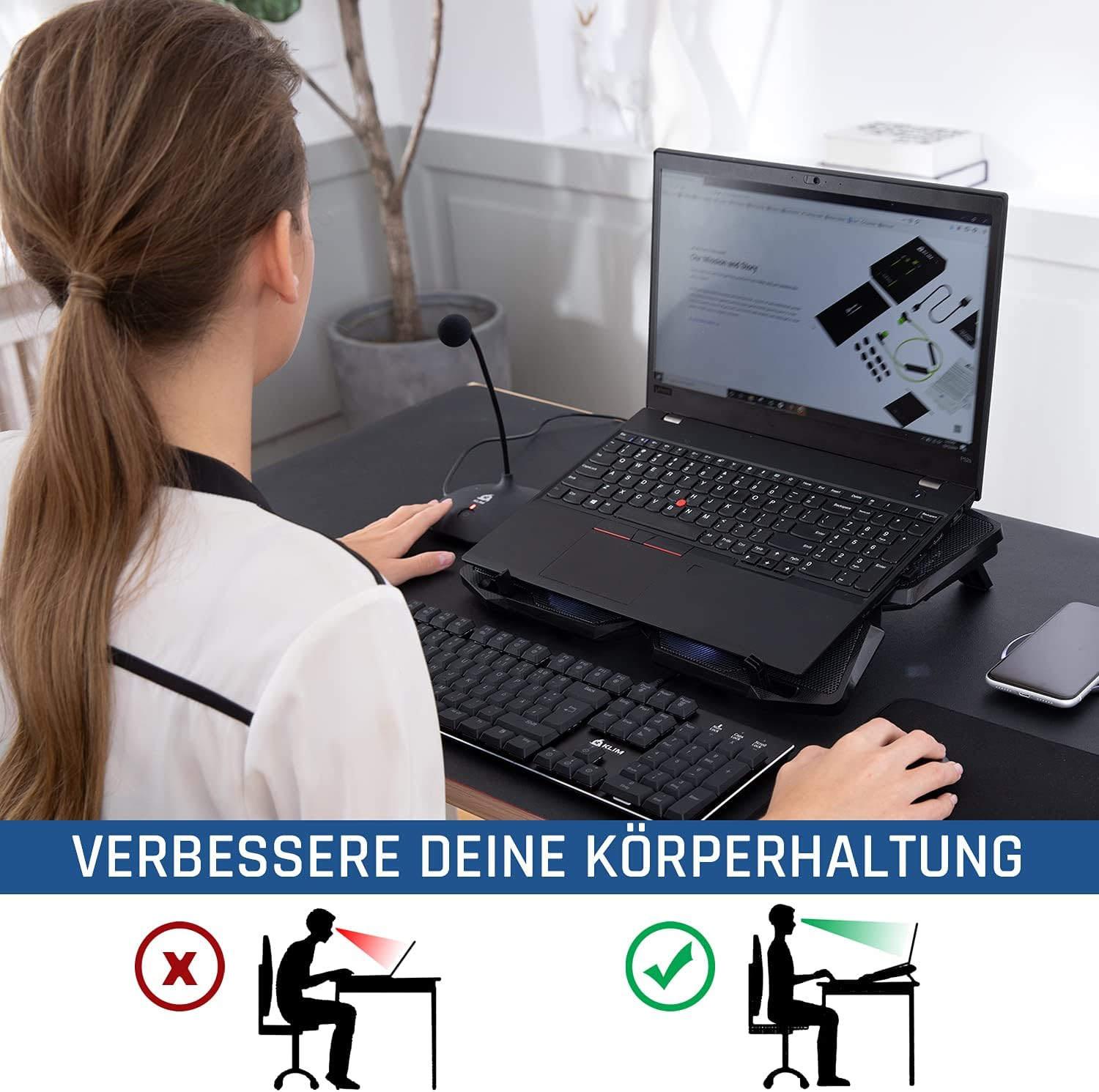 Frau am Schreibtisch mit Laptop und Tastatur. Text unten zeigt korrekte und falsche Körperhaltung für Ergonomie.