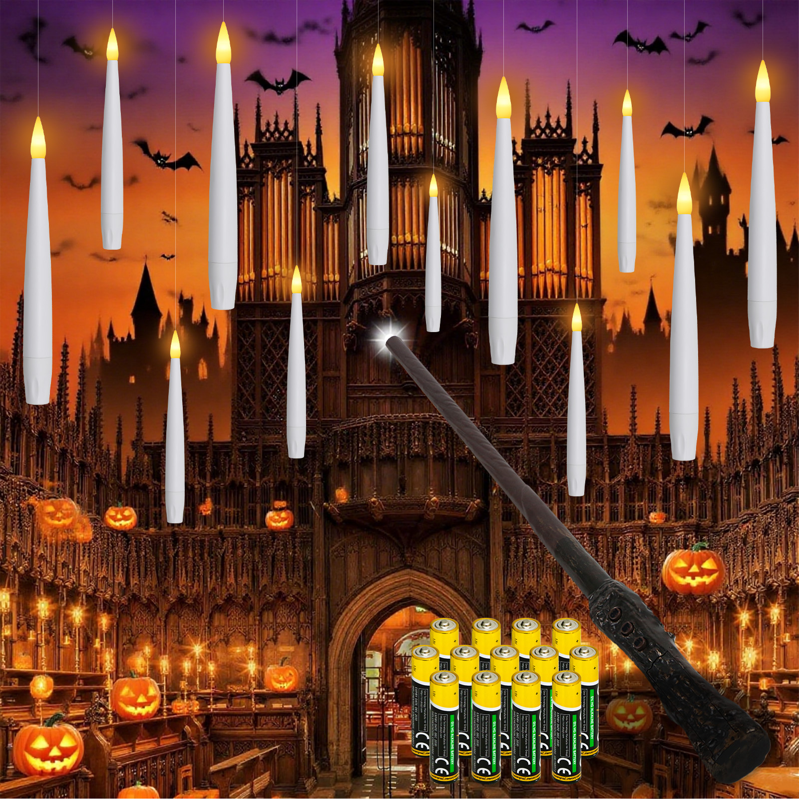 Halloween-Szene mit hängenden Kerzen, einem Zauberstab, Kürbissen und Fledermäusen. Im Hintergrund eine gotische Kirche, Batterien unten.