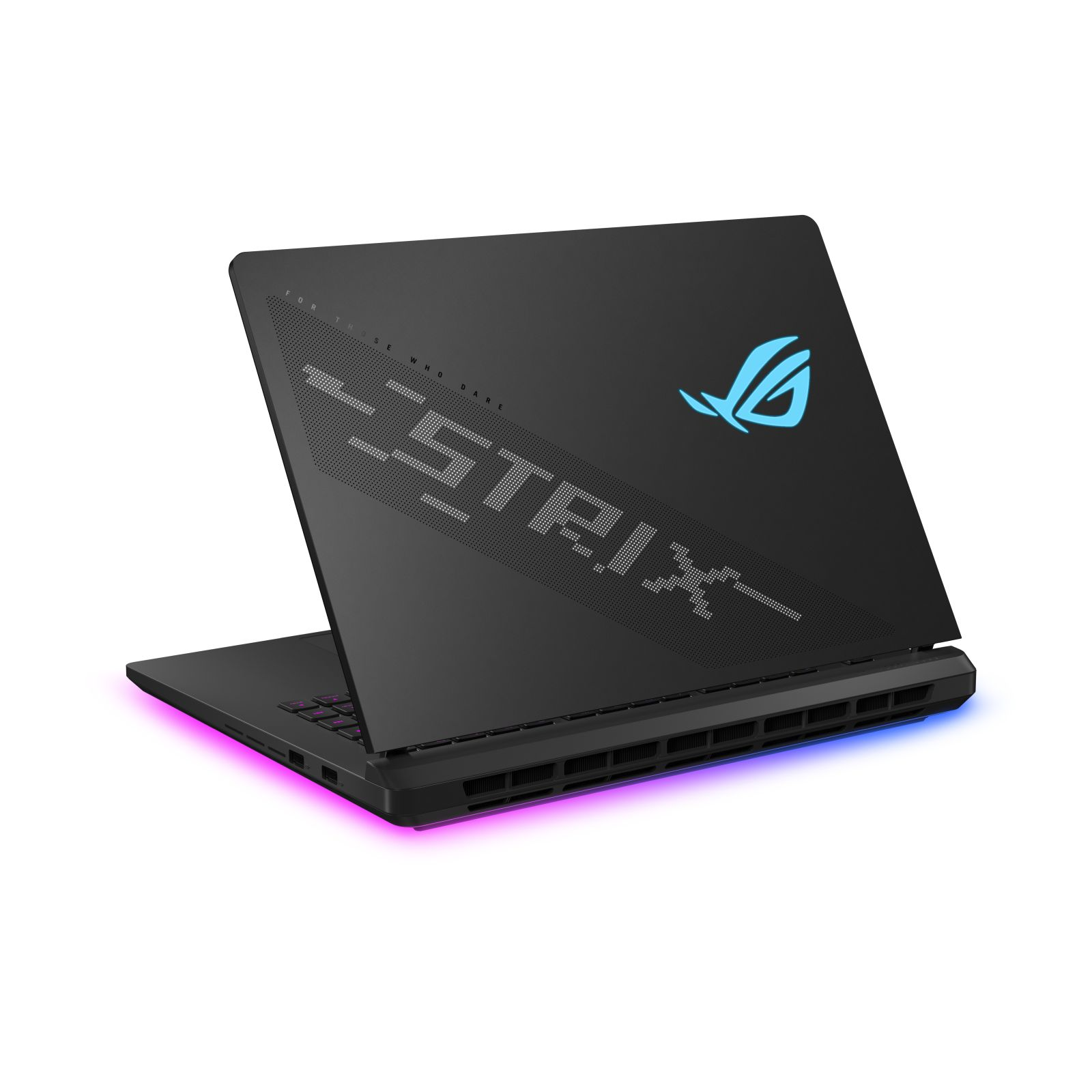 Czarny laptop ROG Strix, otwarty, na białym tle. Zawiera świecące logo, tekst i kolorowe światła.