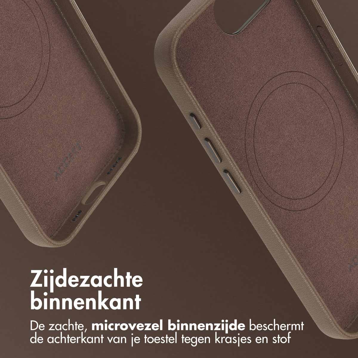Close-up van de binnenkant van een telefoonhoesje. Het is bruin en heeft een zachte microvezel binnenkant. De achtergrond is een bijpassende effen bruine kleur.