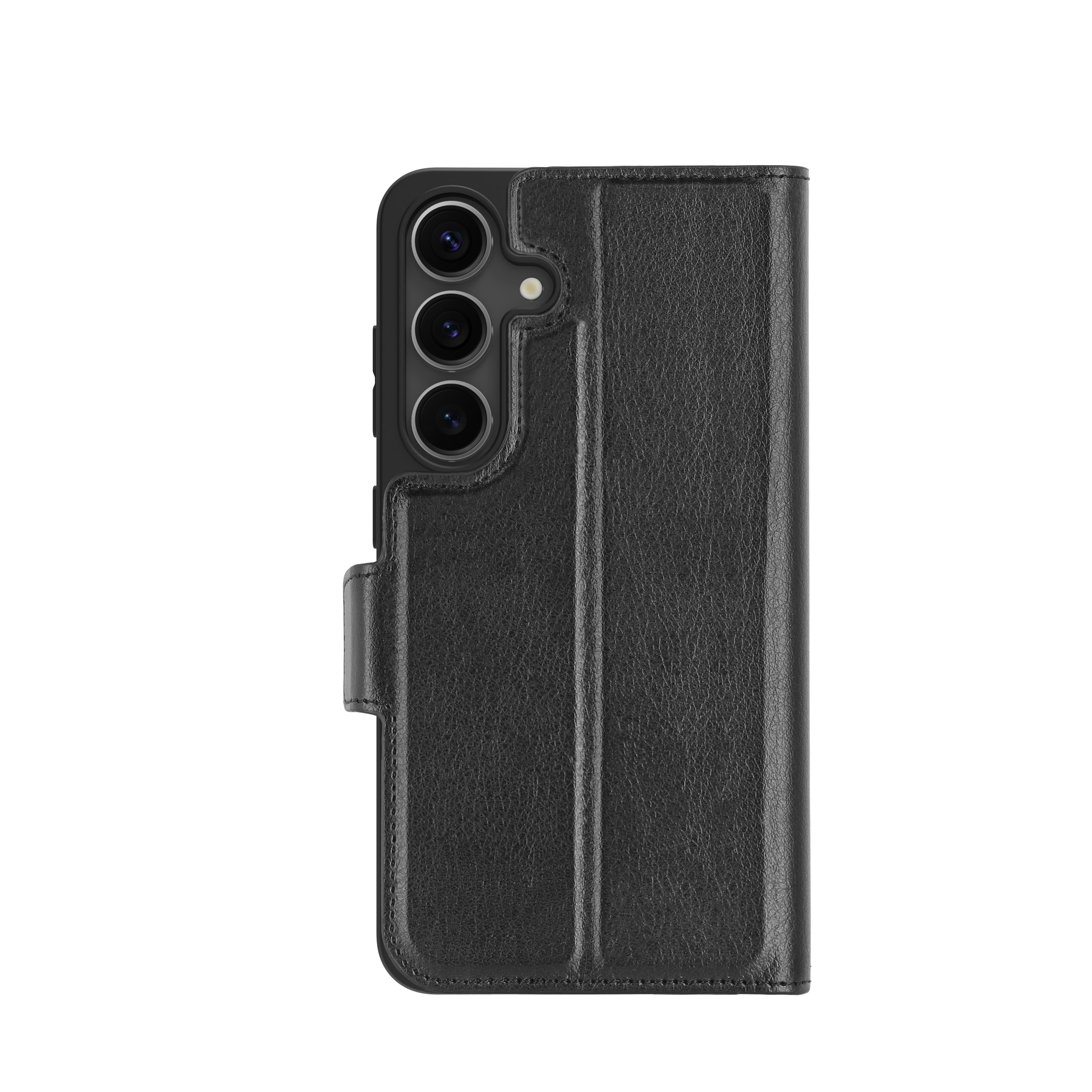 Étui de téléphone en cuir noir, fermé. Il a une zone de caméra et une fermeture magnétique.