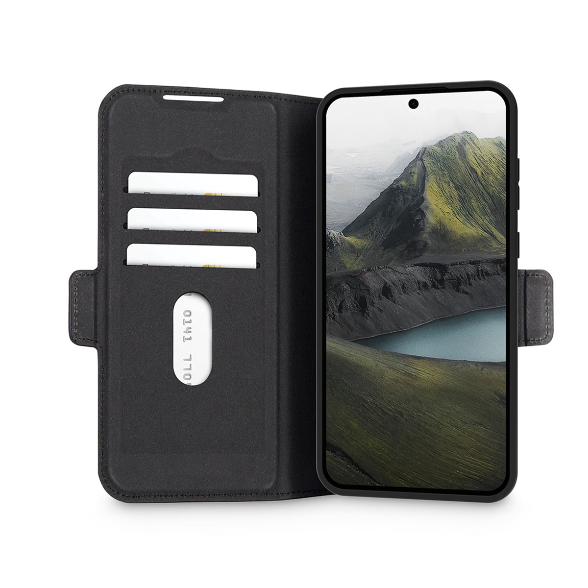 Étui de téléphone noir ouvert, avec un téléphone affichant un paysage. Cartes visibles dans l'étui.