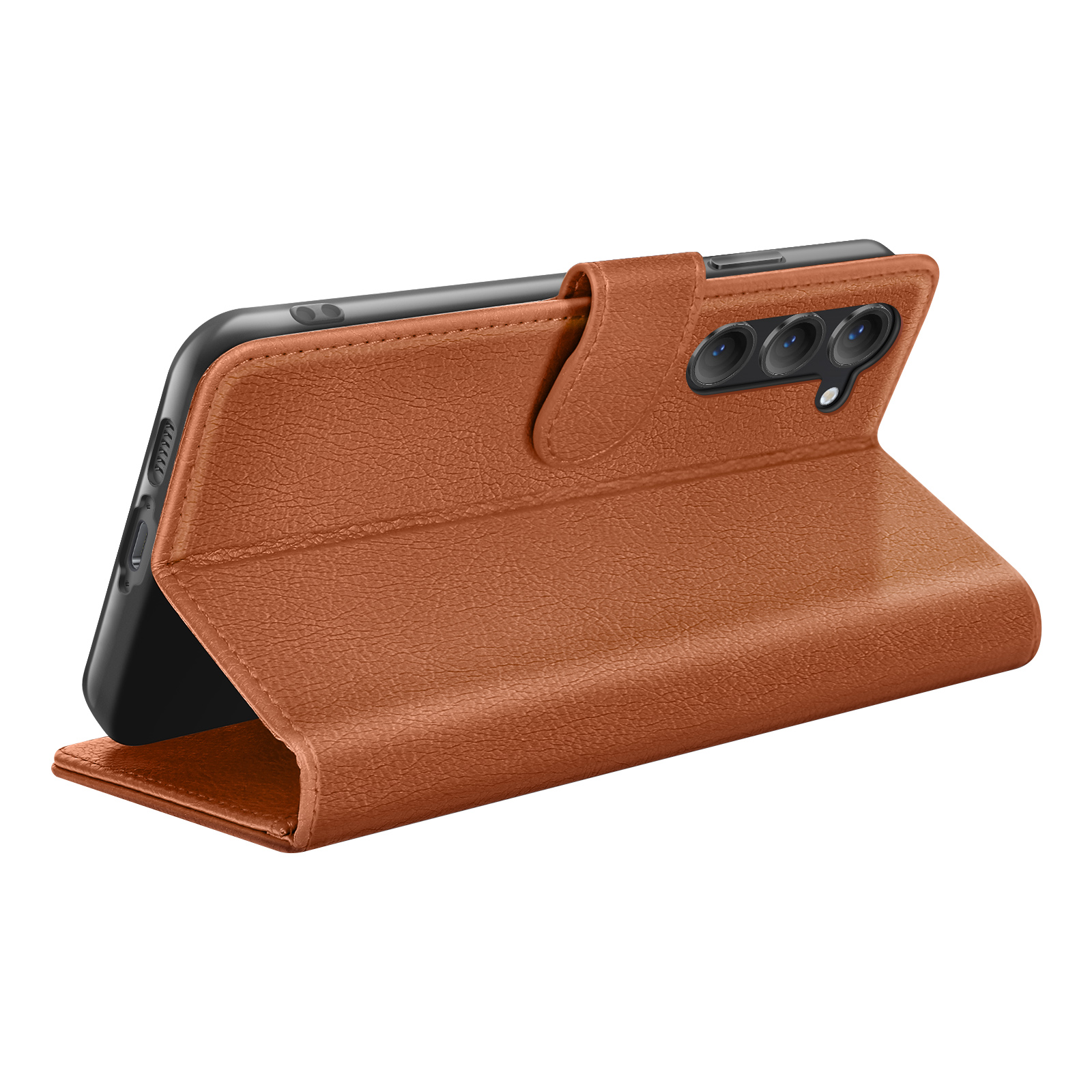 Een bruine leren telefoonhoes, met een telefoon erin. De hoes heeft een flap en een uitsparing voor de camera.