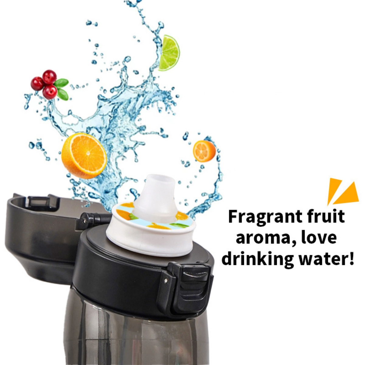 Eine Wasserflasche mit Früchten und Wasserspritzern. Früchte sind Orange, Kumquat, Limette und Beeren. Text: Duftendes Fruchteroma, lieben Trinkwasser!