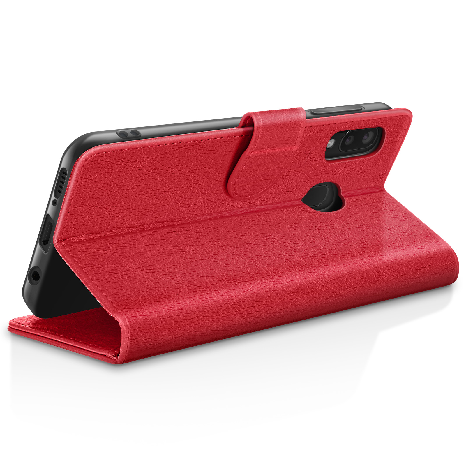 Een rode leren telefoonhoes is open en houdt een zwarte smartphone vast. De hoes ligt op een wit oppervlak.