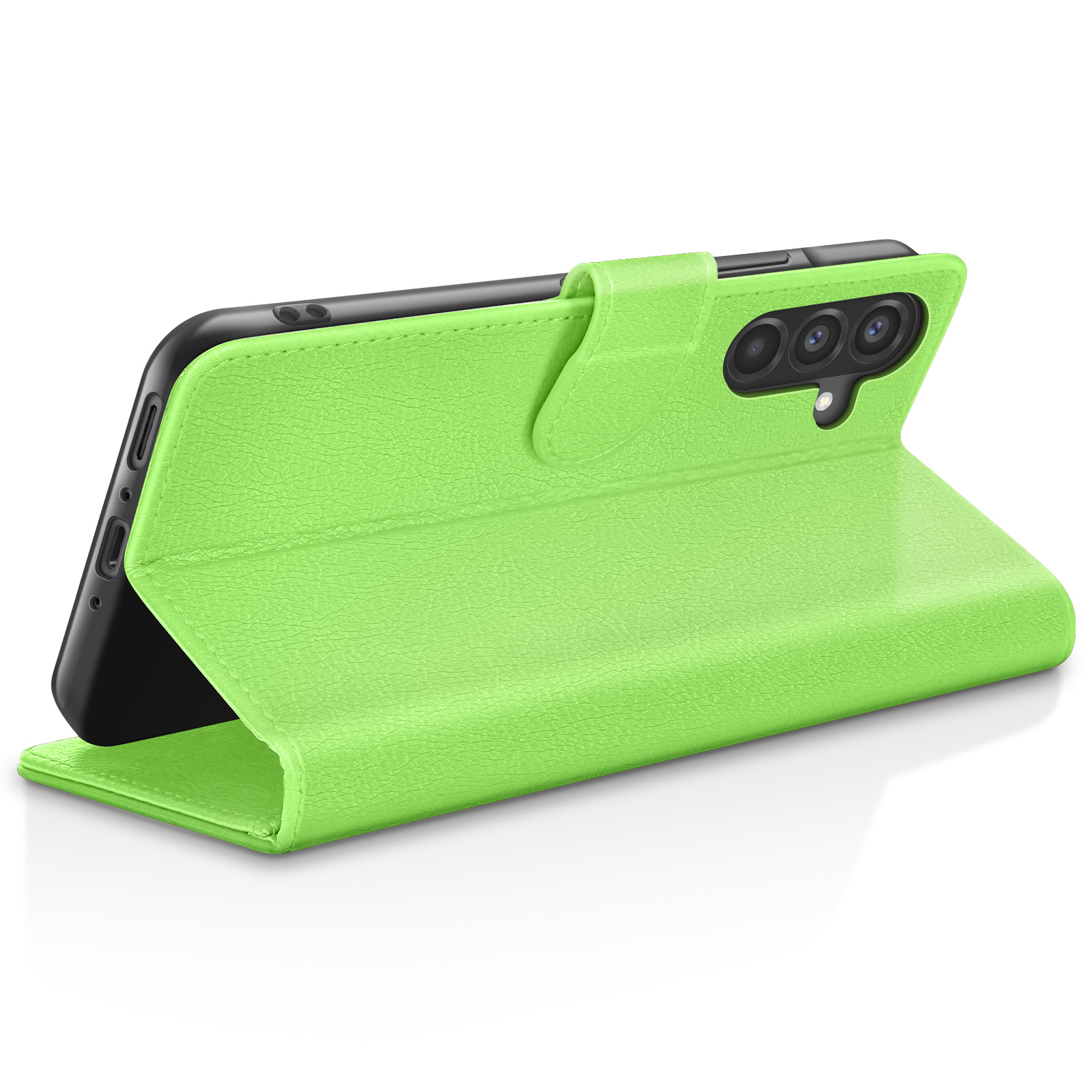Een groene telefoonhoes in de open positie. Het is gemaakt van textuurmateriaal. De telefoon is zwart, met drie cameralenzen.