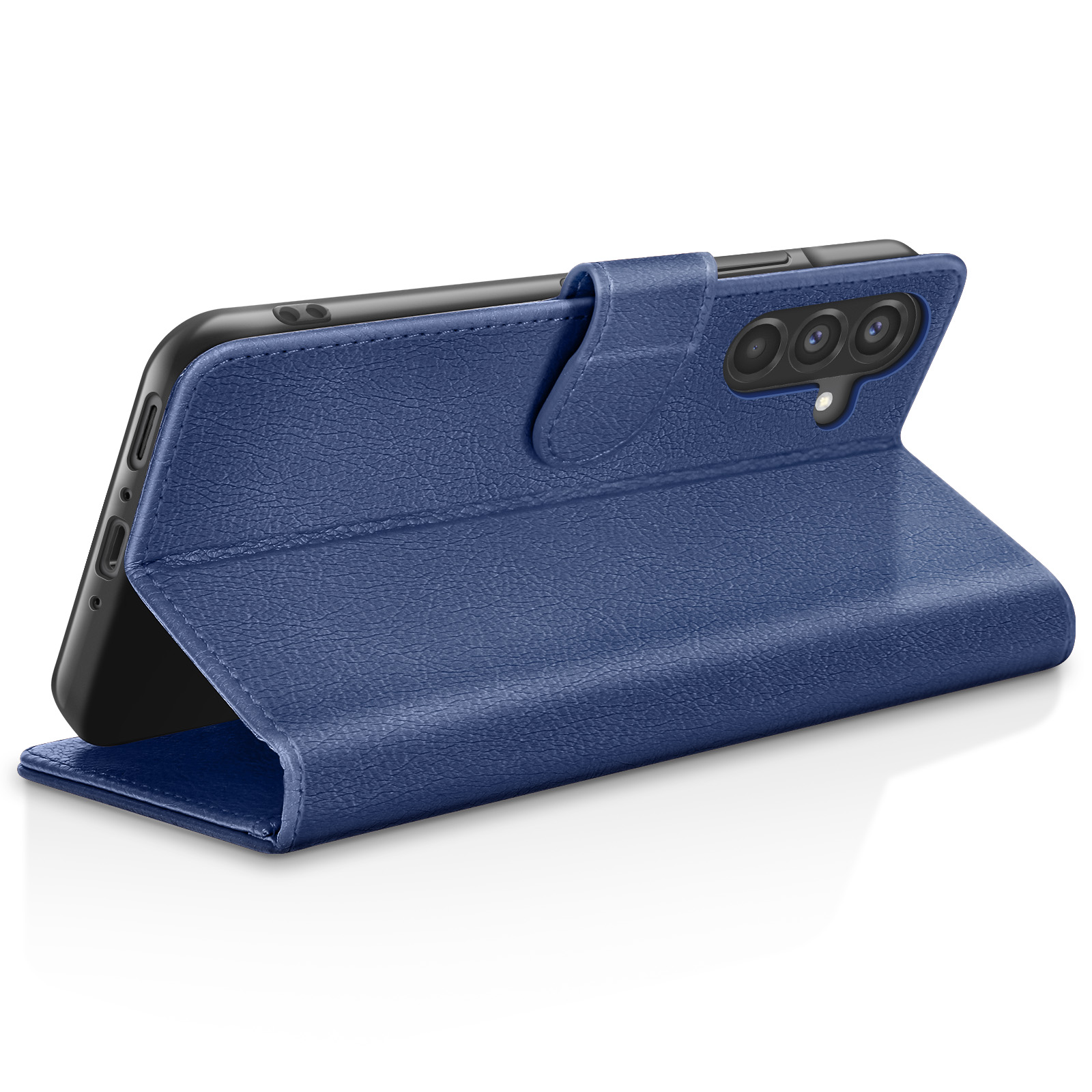Un étui de téléphone en cuir bleu, ouvert pour afficher le téléphone. Le téléphone a trois lentilles de caméra.