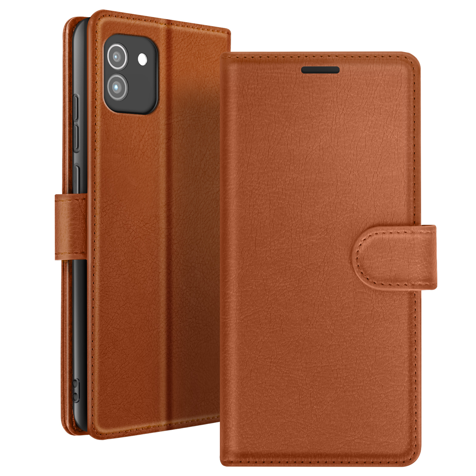 Étui de téléphone en cuir marron. Le téléphone est à l'intérieur, visible à gauche. L'étui a un fermoir et une découpe. Fond blanc.