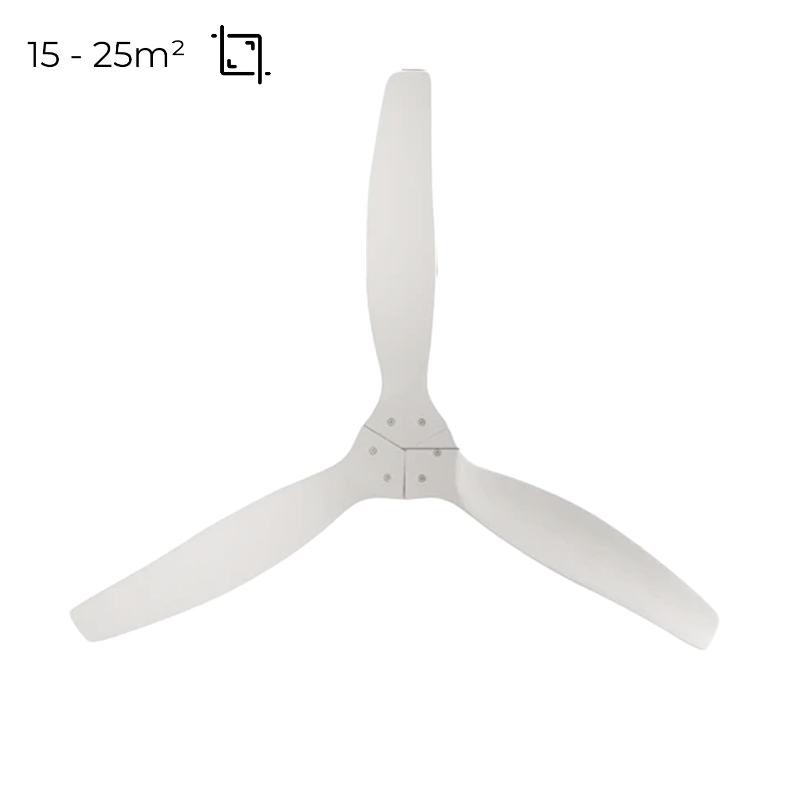 Un ventilador de techo blanco con tres aspas. Las aspas son anchas e inclinadas. El fondo es blanco.