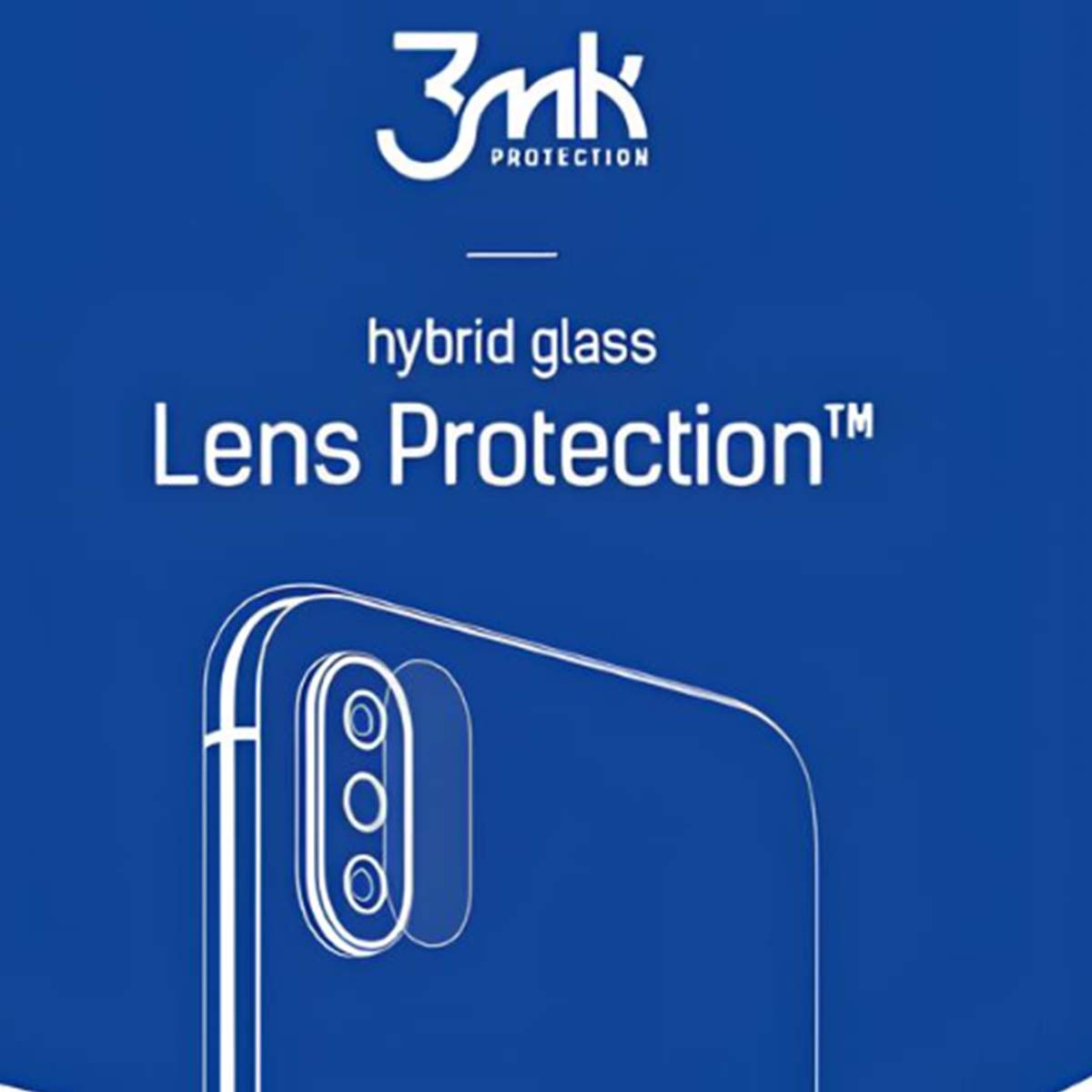 Niebieskie tło z białym tekstem i obrysem telefonu. Reklamuje 'Lens Protection' z logo produktu. Obiektyw telefonu jest widoczny.
