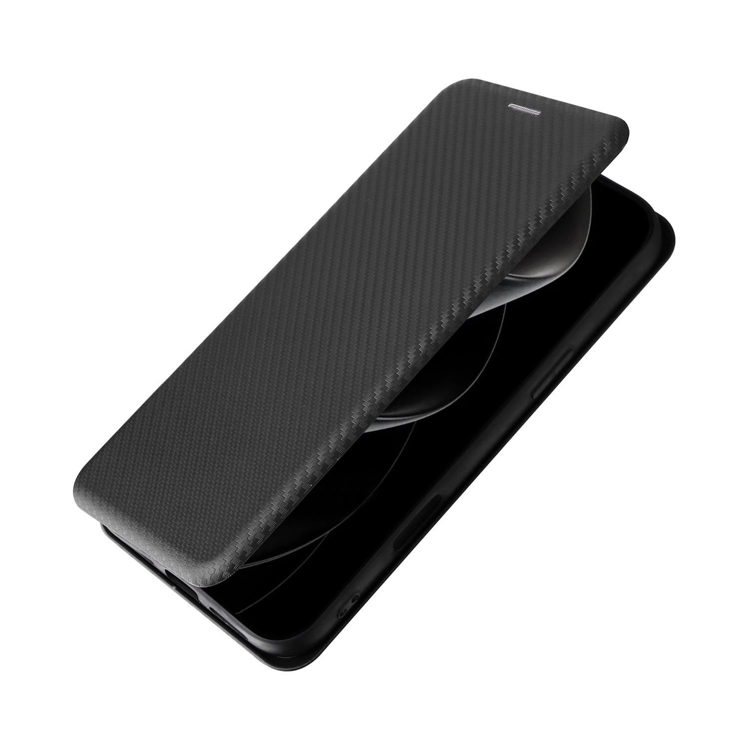 Eine schwarze Handyhülle, teilweise geöffnet, zeigt ein Handy. Die Hülle hat eine strukturierte Oberfläche. Weißer Hintergrund.
