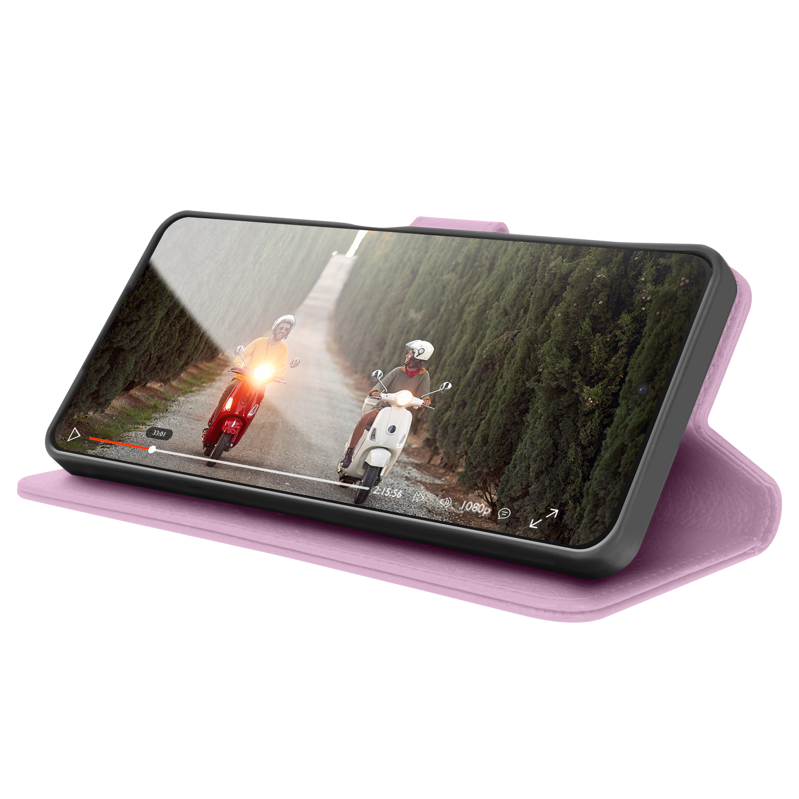 Un téléphone affiche une vidéo de deux scooters roulant sur une route. Le téléphone est dans un étui violet.