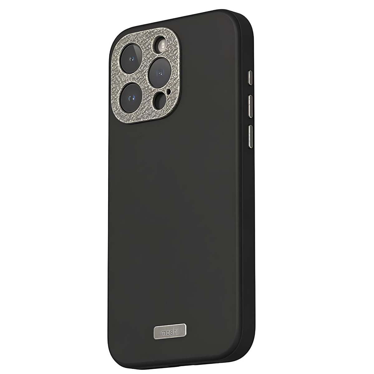Una custodia nera per telefono con un anello per fotocamera argentato. La custodia ha il logo 'mosh' in basso. Ci sono pulsanti laterali.