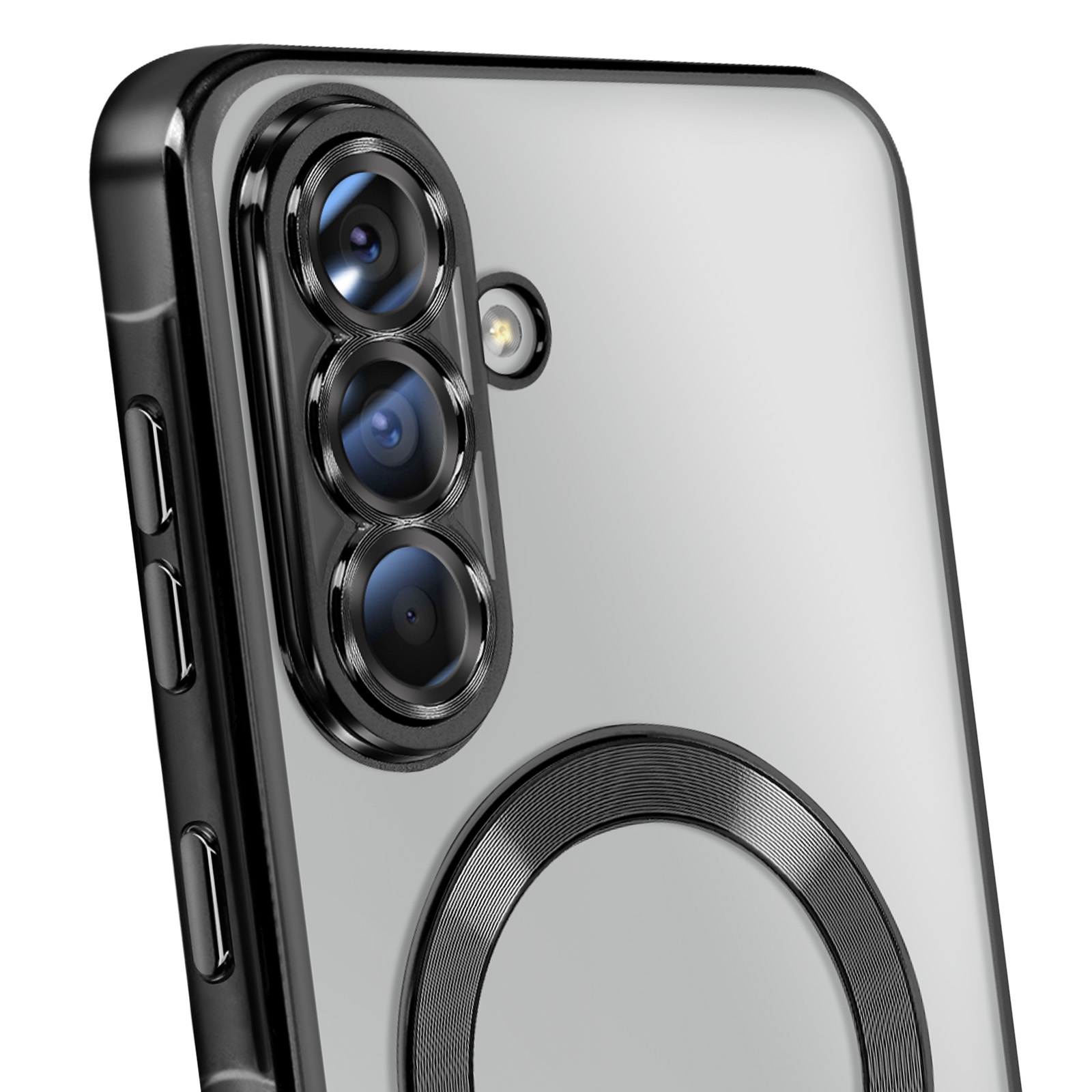Gros plan d'un téléphone avec une coque transparente. Il possède trois lentilles de caméra et un anneau magnétique circulaire. La coque est noire.