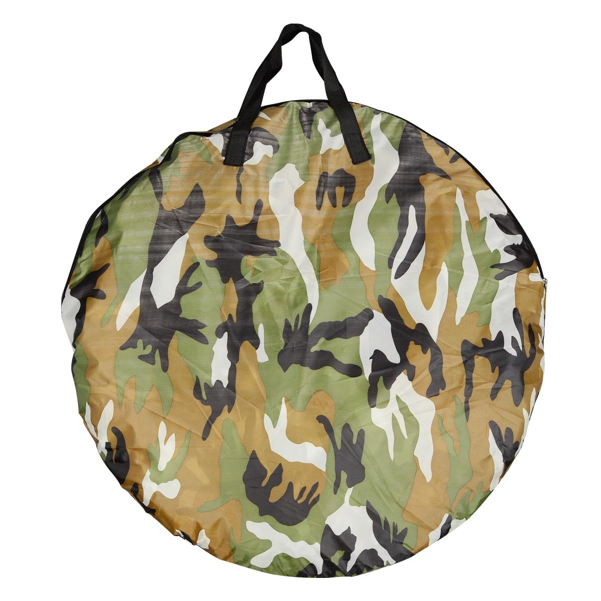 Una bolsa redonda con estampado de camuflaje y asas negras. Los colores incluyen verde, marrón, negro y blanco. El fondo es blanco.