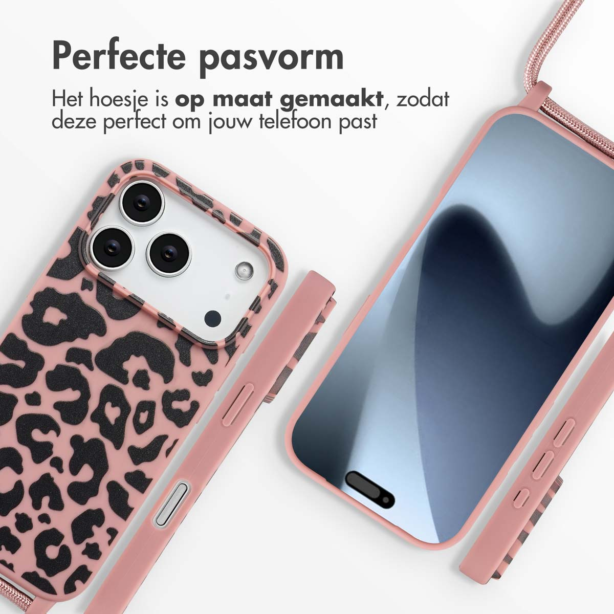 Twee roze telefoonhoesjes, één met luipaardprint, de andere effen. Beide zijn gedeeltelijk zichtbaar. Tekst zegt 'Perfecte pasvorm' in het Nederlands.