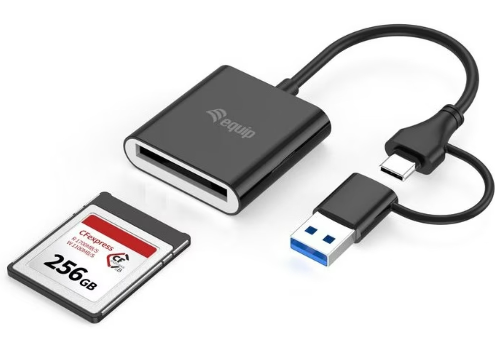 Lettore di schede nero con connettore USB e USB-C e scheda CFexpress. Il lettore ha il logo "equip".