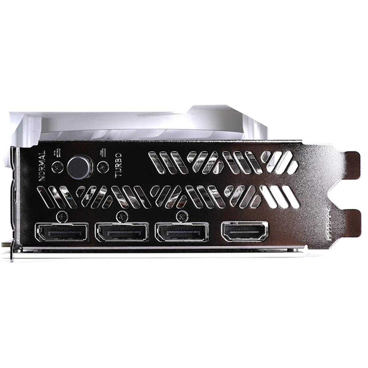 Primo piano di una scheda grafica per computer argento e nera, con porte e fori di ventilazione, su sfondo bianco.