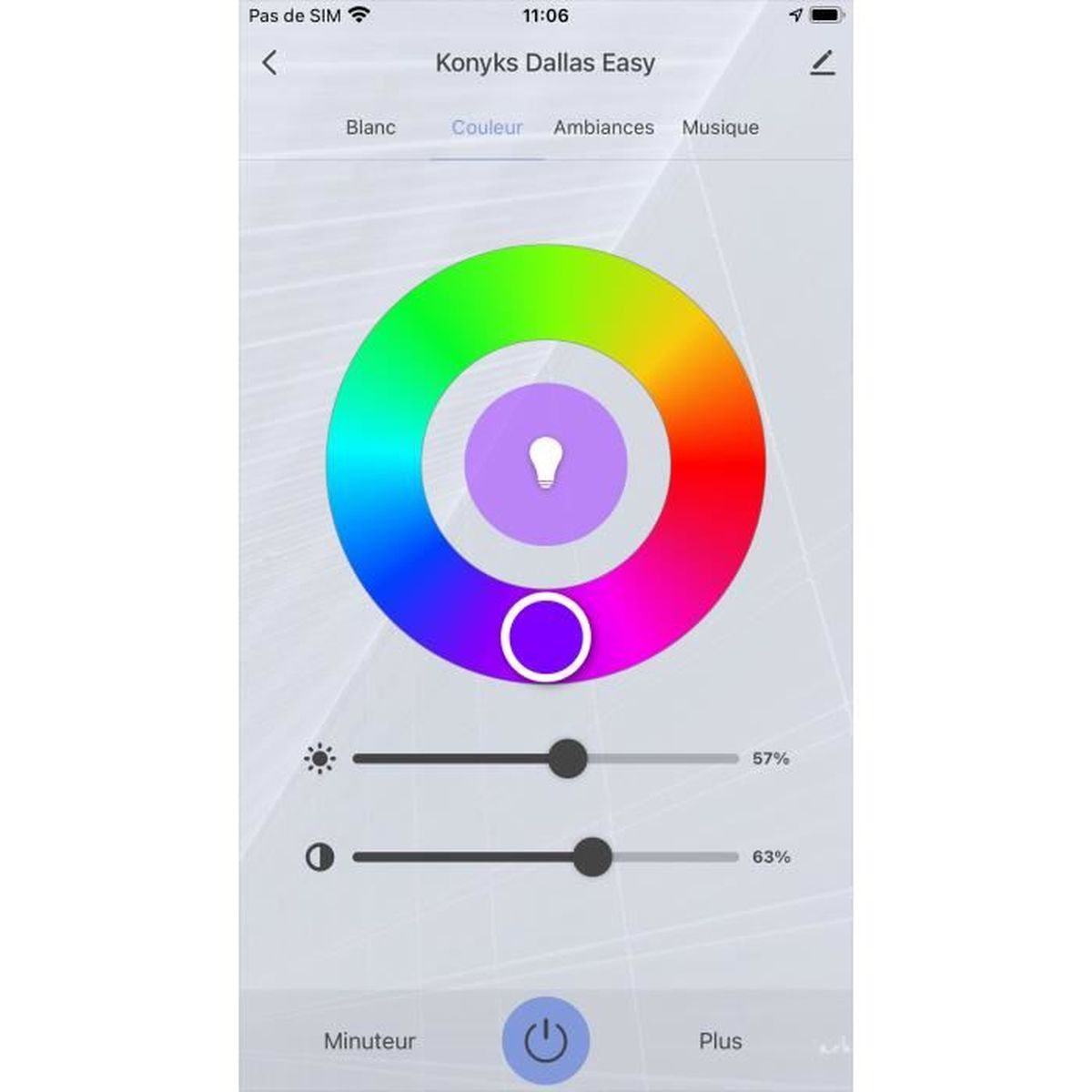 Schermo di smartphone che mostra una ruota dei colori per il controllo della luce. I cursori regolano la luminosità. Pulsanti per timer e accensione.