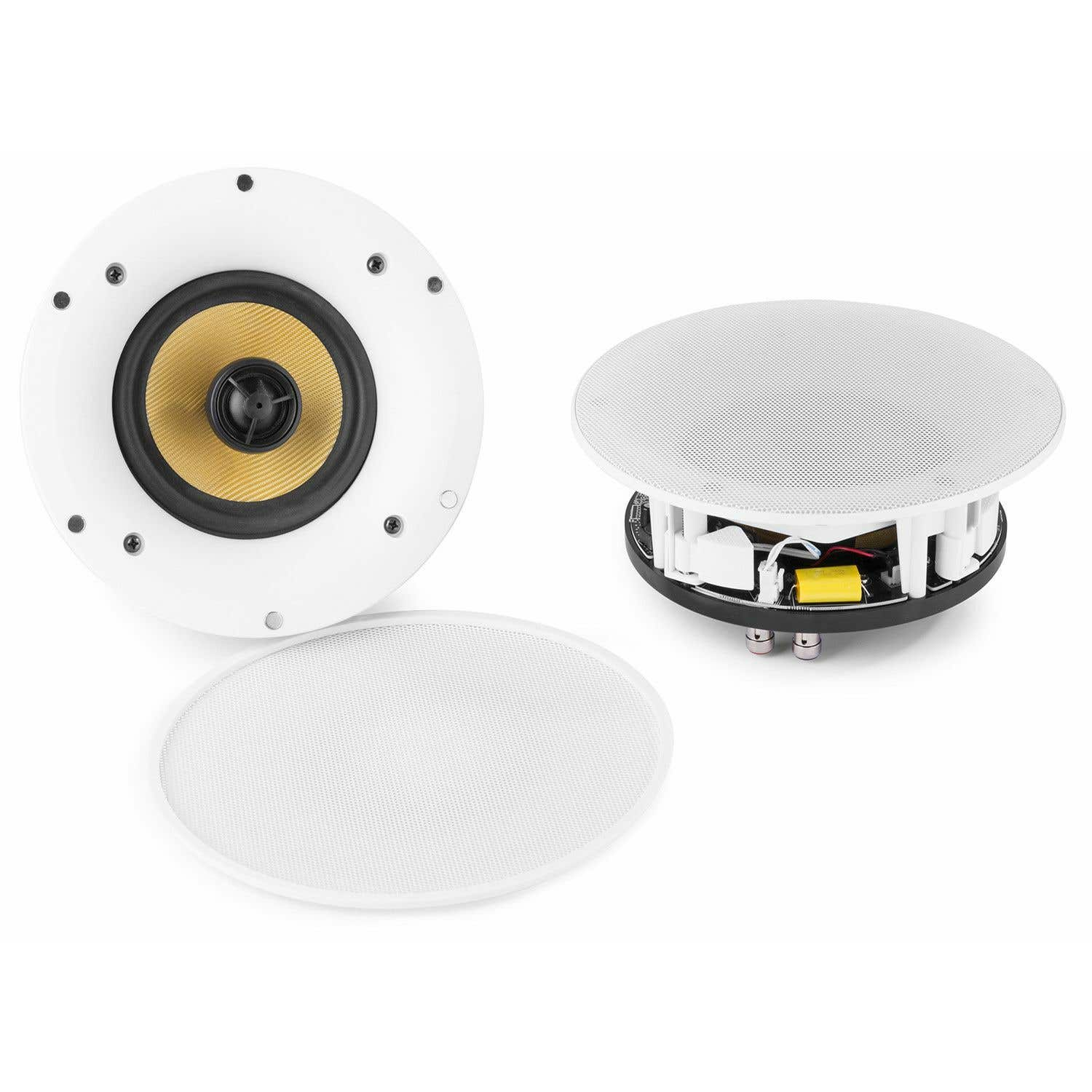 Tres altavoces de techo blancos con conos de altavoz amarillos y negros y rejillas blancas, uno desmontado. Fondo blanco.