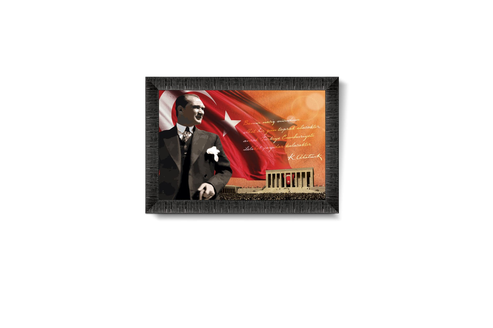 Çerçeveli bir resimde Atatürk, Türk bayrağı, metin ve bir bina yer alıyor. Çerçeve koyu renkli. Görüntü beyaz bir arka plan üzerinde.