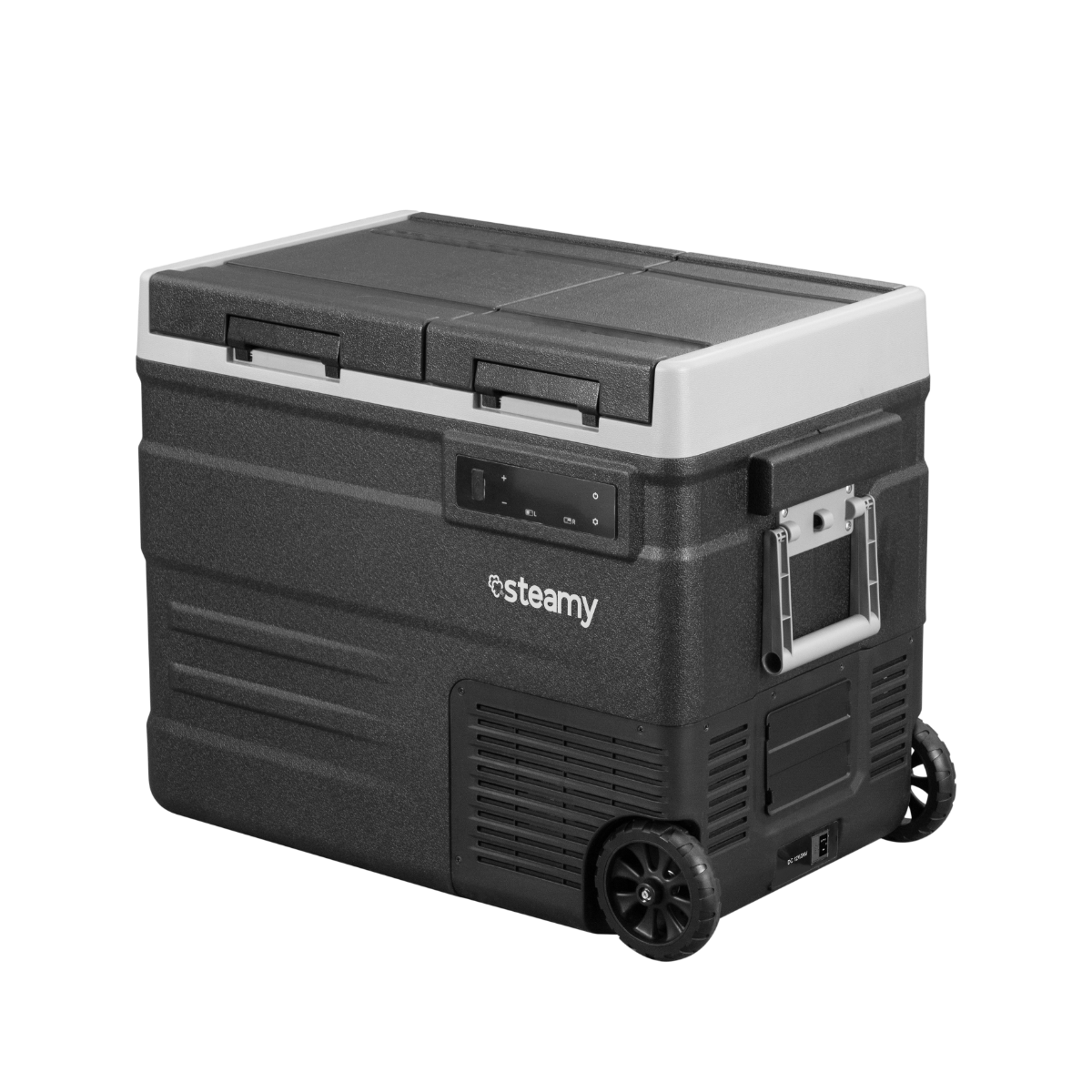 Eine tragbare Kühlbox in Schwarz und Grau mit Rädern. Sie hat einen Deckel, einen Griff und das Logo "steamy".