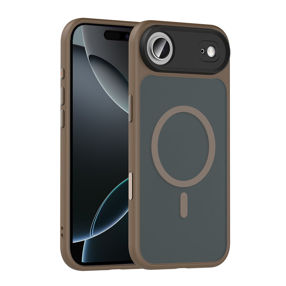 Kahverengi bir telefon kılıfı içinde bir iPhone var. Kılıfın koyu gri bir arka yüzü, dairesel bir tasarımı ve kamera boşlukları var.